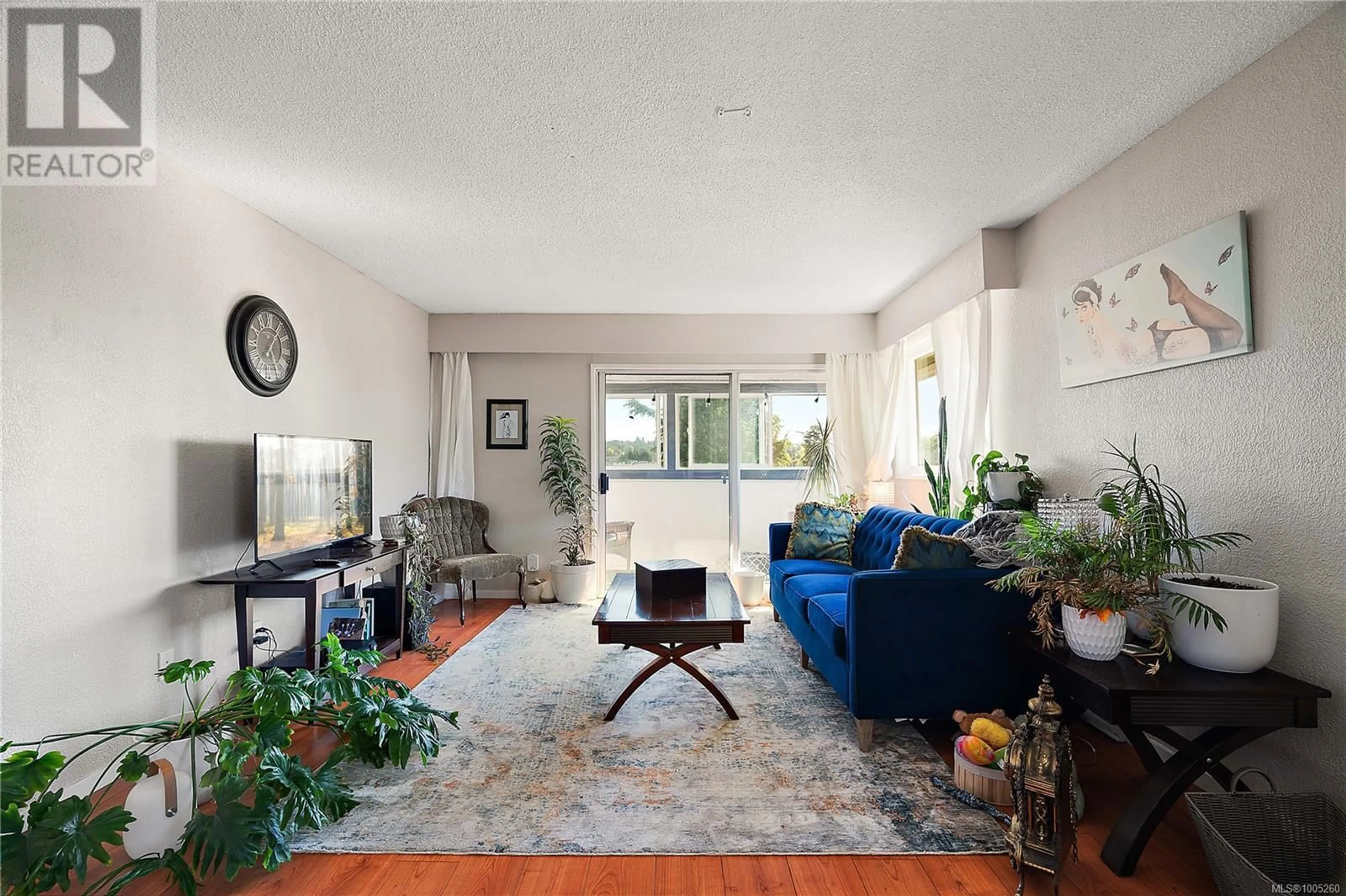 Living room with furniture, unknown for 416 - 1525 HILLSIDE AVENUE, Victoria British Columbia V8T2C1