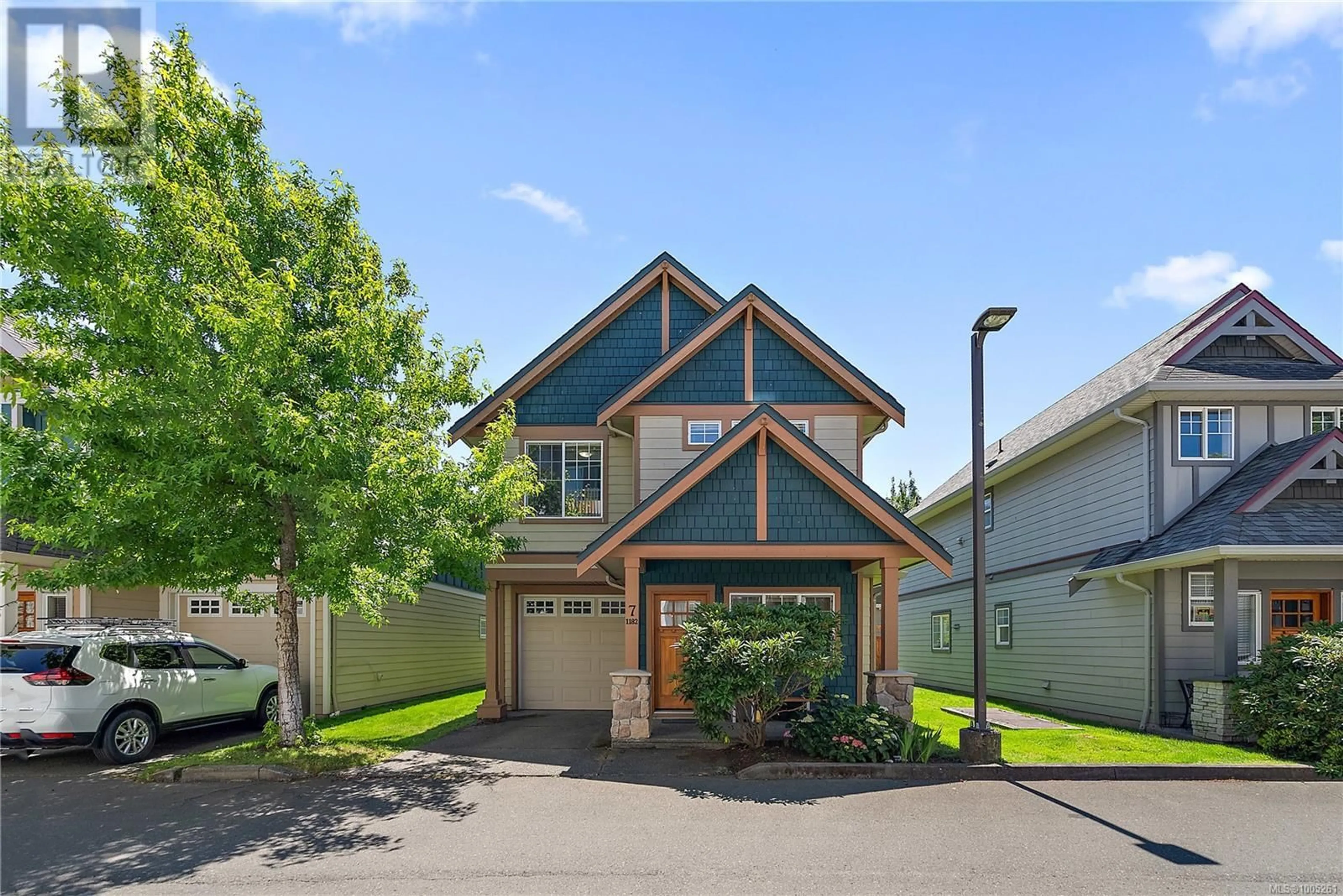 Home with vinyl exterior material, street for 7 - 1182 COLVILLE ROAD, Esquimalt British Columbia V9A4P7