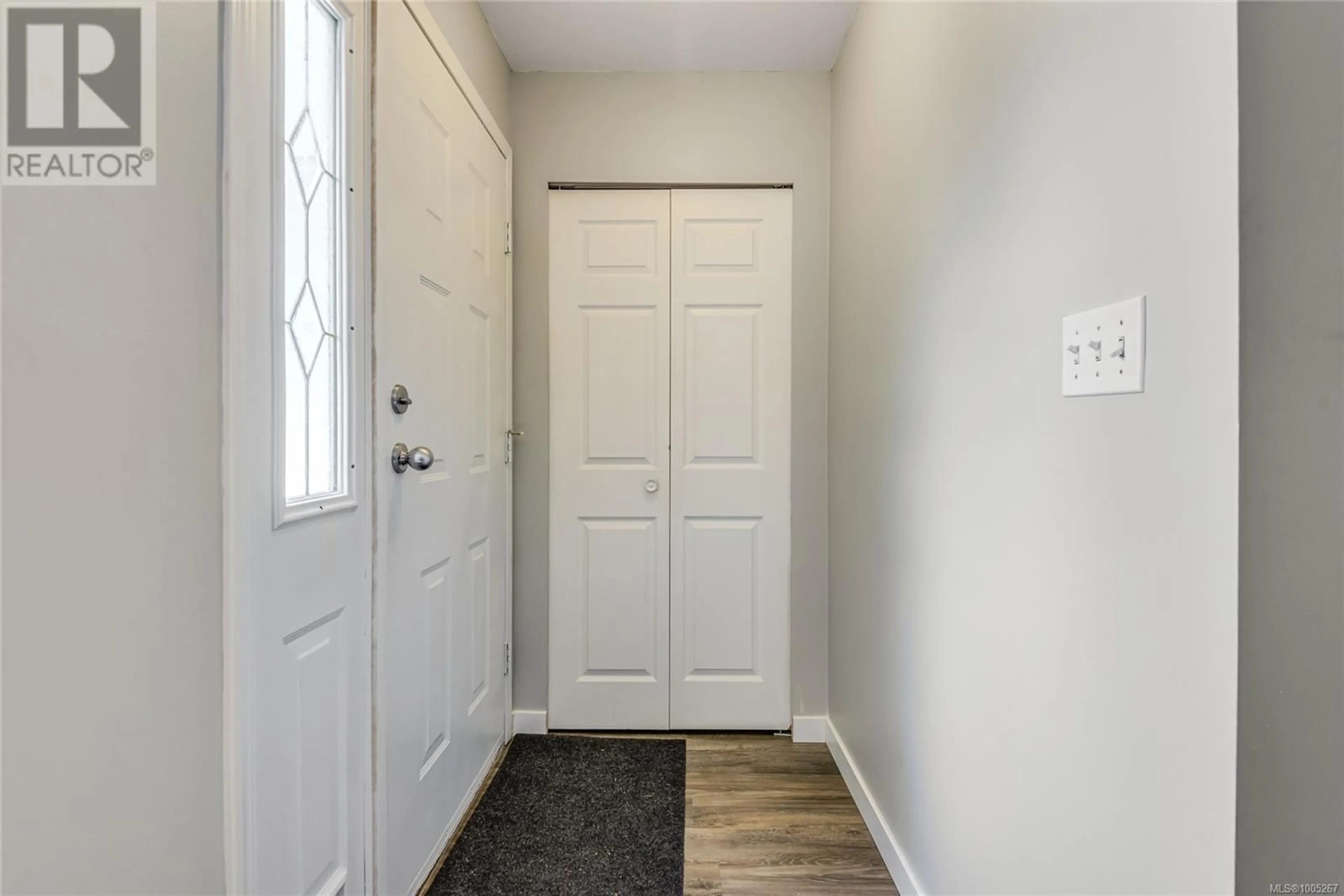 Indoor entryway for 389 CANDY LANE, Campbell River British Columbia V9W7Y8
