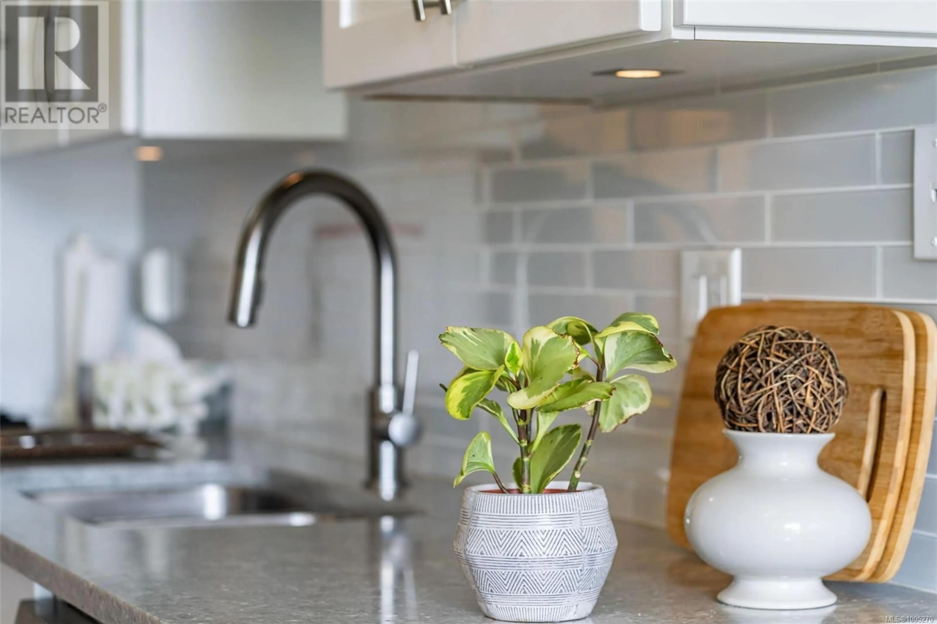 Contemporary kitchen, ceramic/tile floor for 204 - 9650 FIRST STREET, Sidney British Columbia V8L3C9