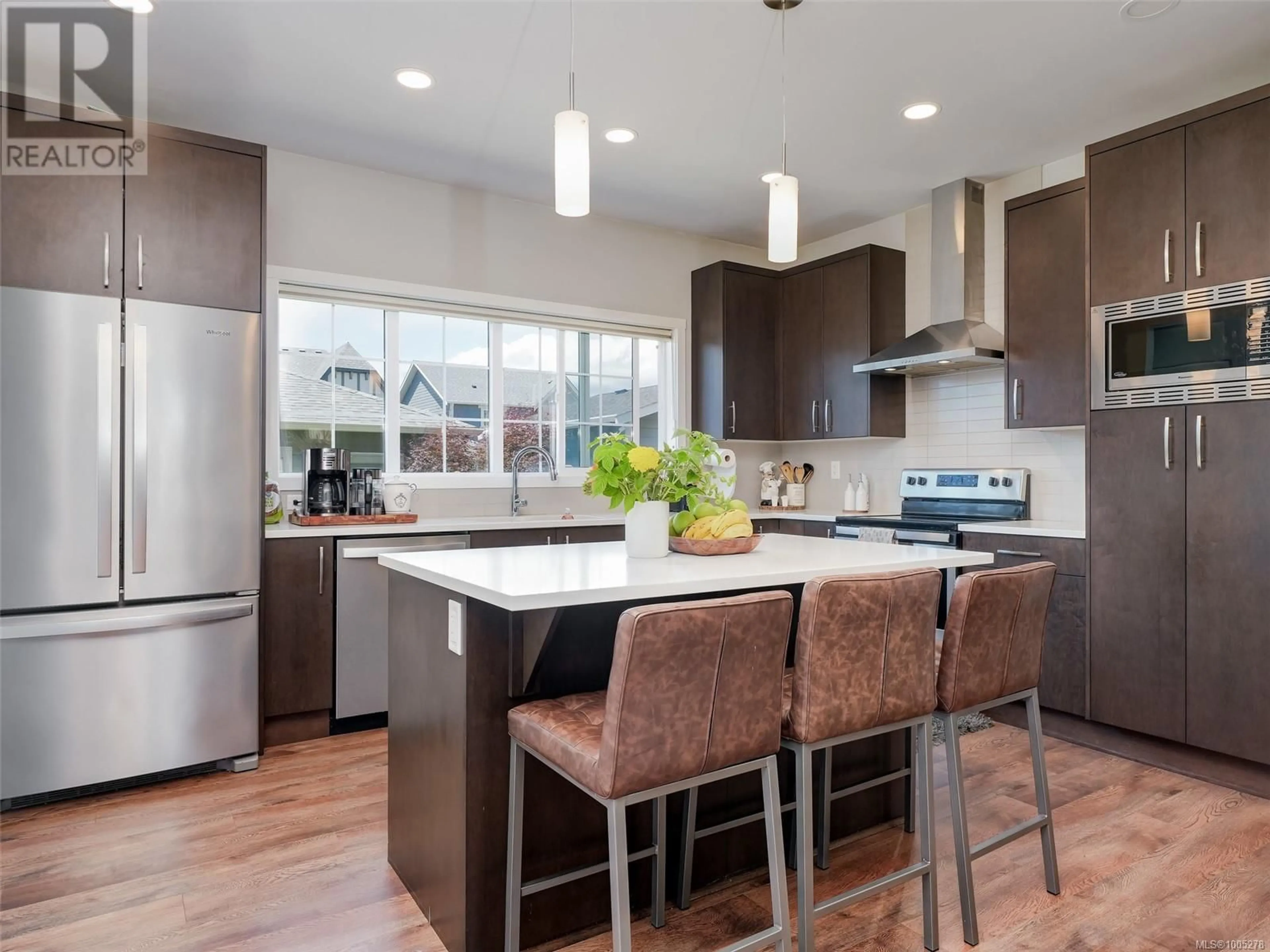 Contemporary kitchen, unknown for 3380 CURLEW STREET, Colwood British Columbia V9C0P3