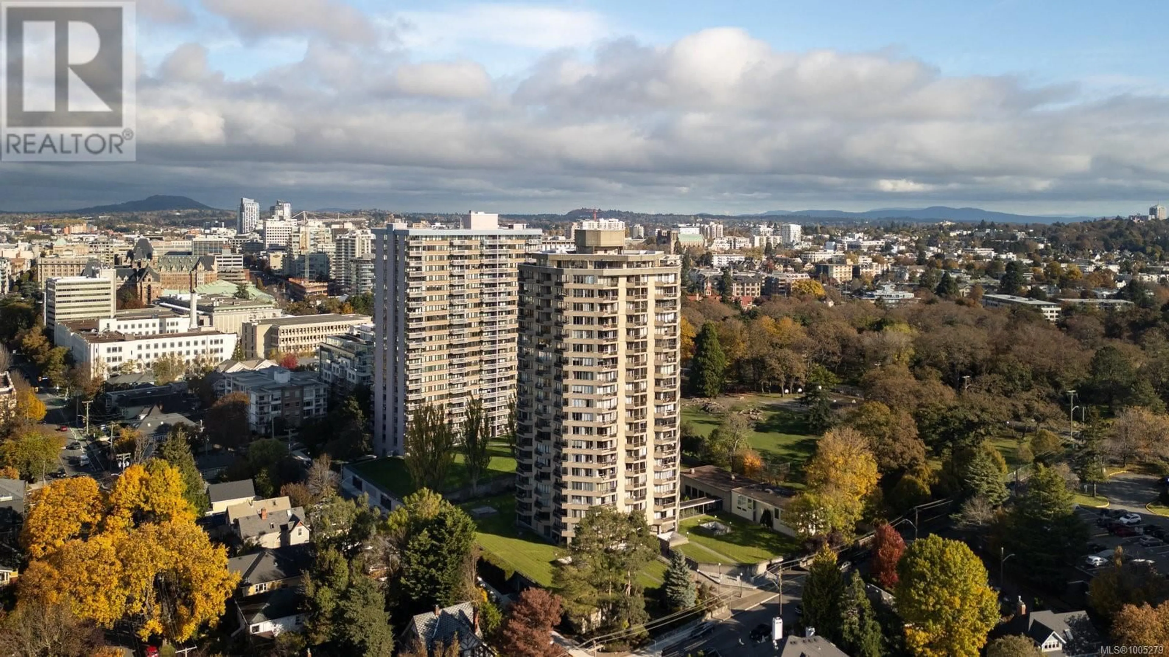 A pic from outside/outdoor area/front of a property/back of a property/a pic from drone, city buildings view from balcony for 1507 - 620 TORONTO STREET, Victoria British Columbia V8V1P7