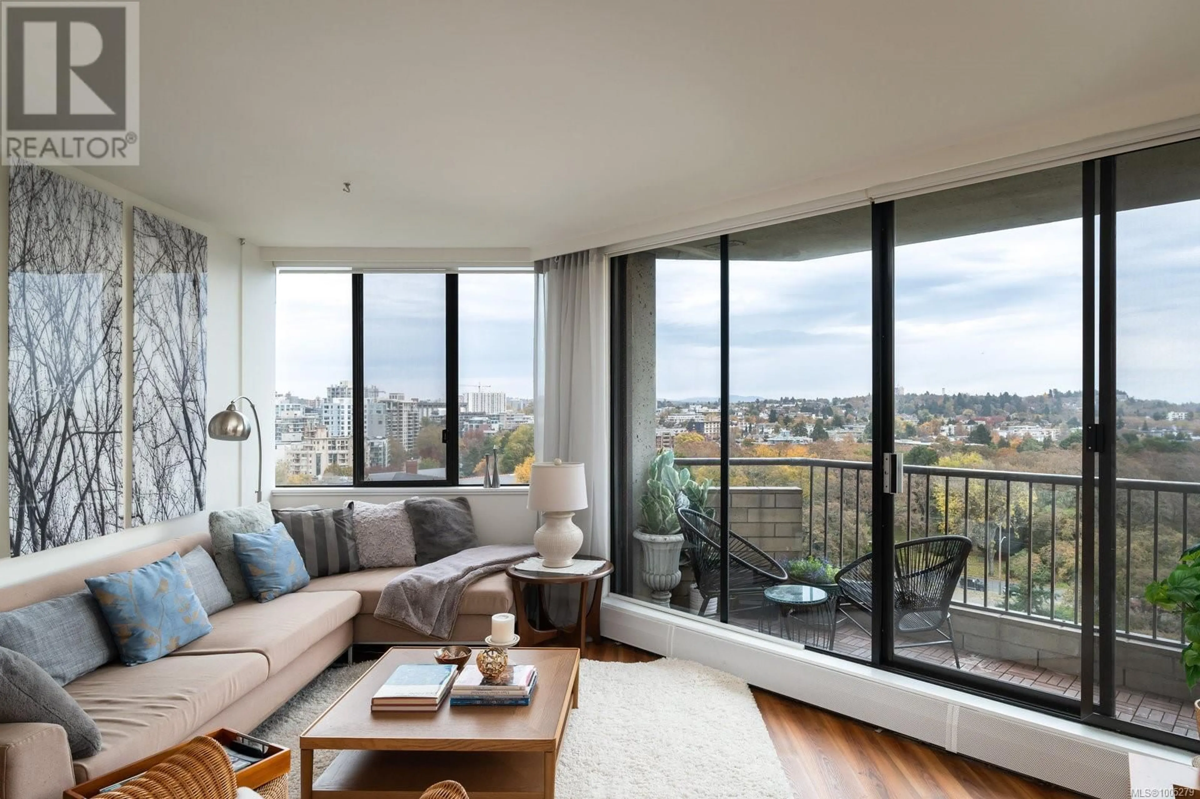 Living room with furniture, unknown for 1507 - 620 TORONTO STREET, Victoria British Columbia V8V1P7