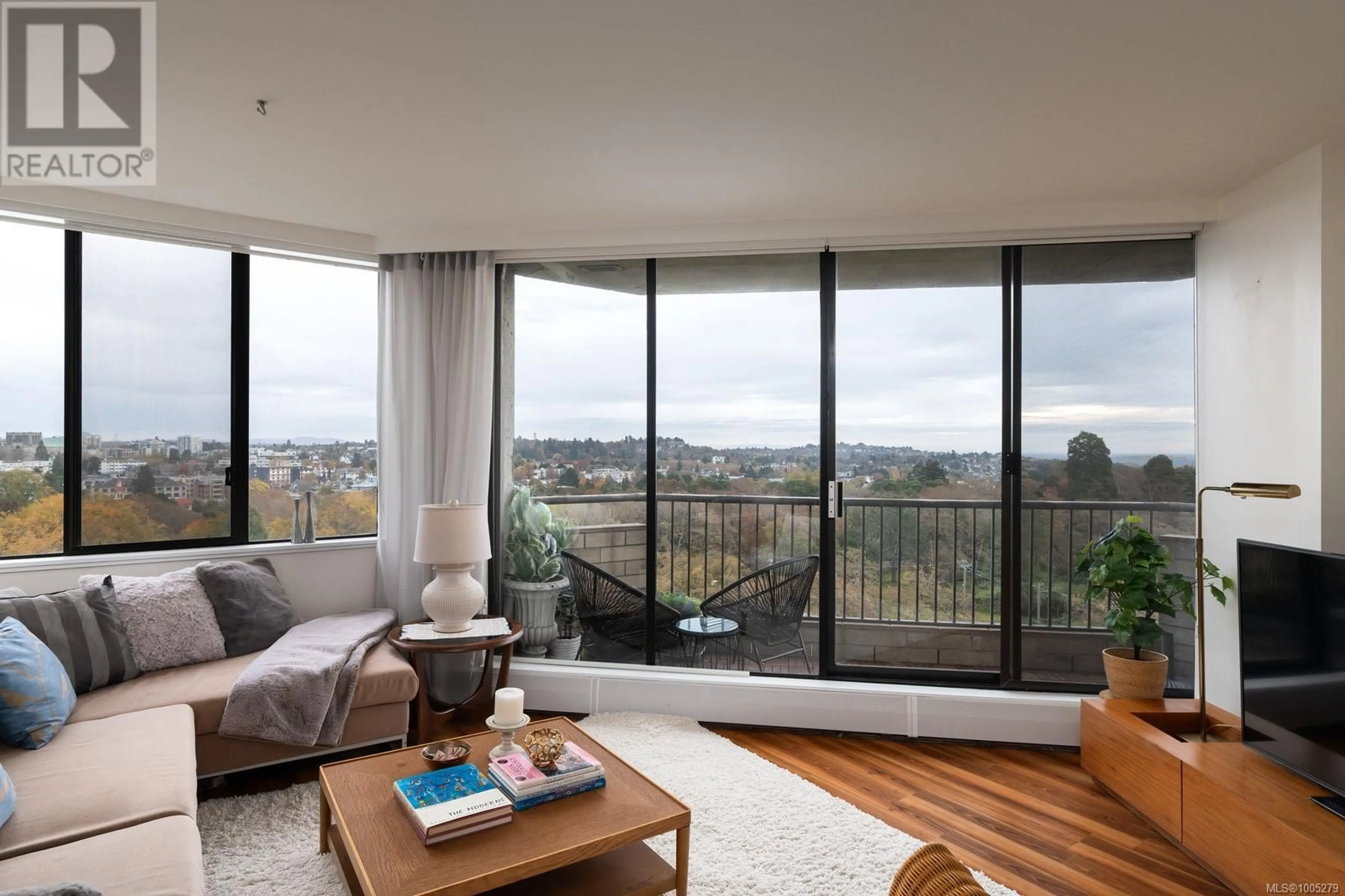 Living room with furniture, wood/laminate floor for 1507 - 620 TORONTO STREET, Victoria British Columbia V8V1P7