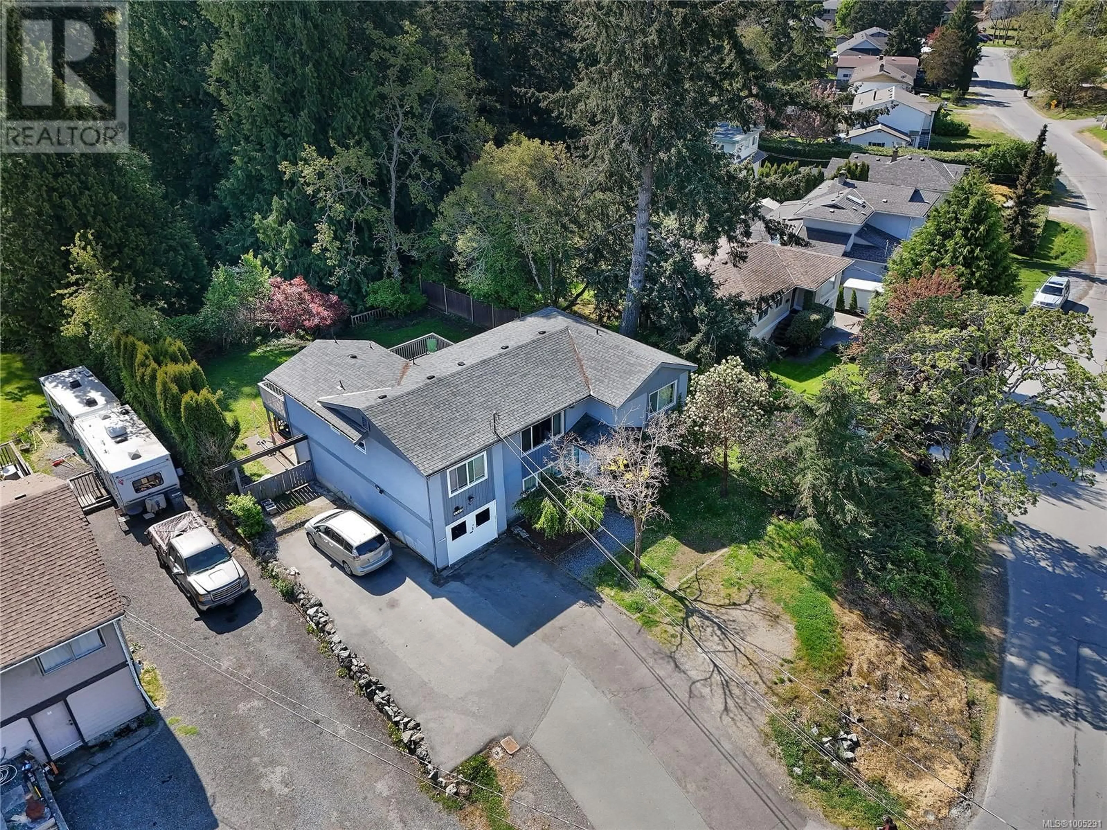 A pic from outside/outdoor area/front of a property/back of a property/a pic from drone, street for 2589 WENTWICH ROAD, Langford British Columbia V9B3N5
