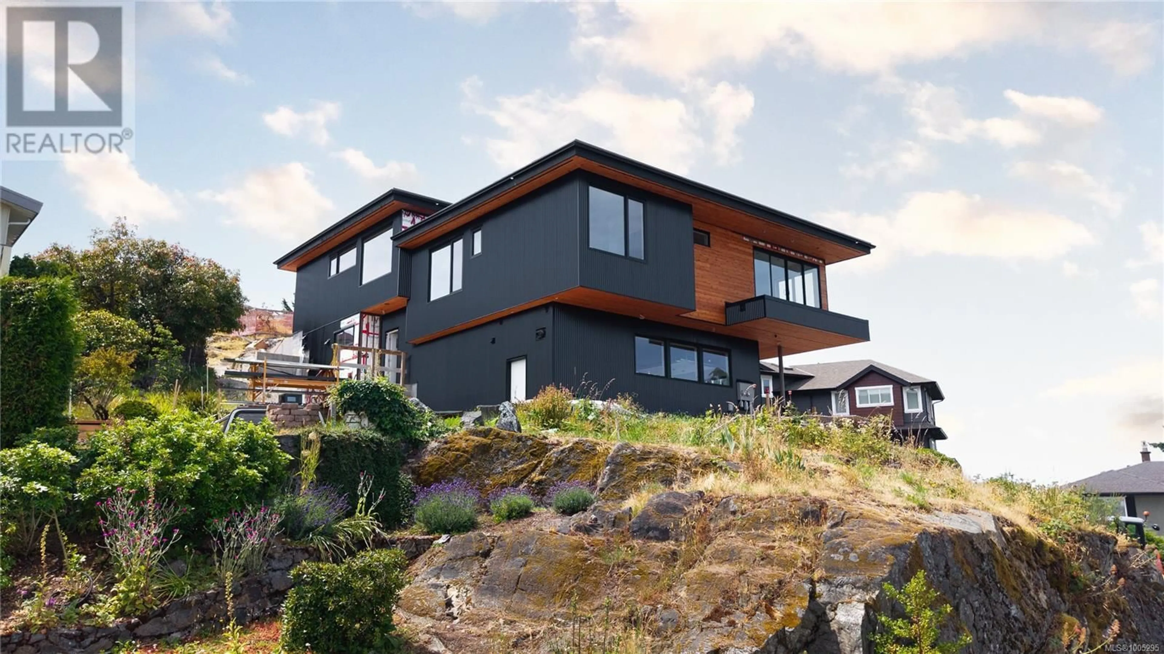 Home with vinyl exterior material, unknown for 3700 KOOTENAY PLACE, Saanich British Columbia V8P2G2
