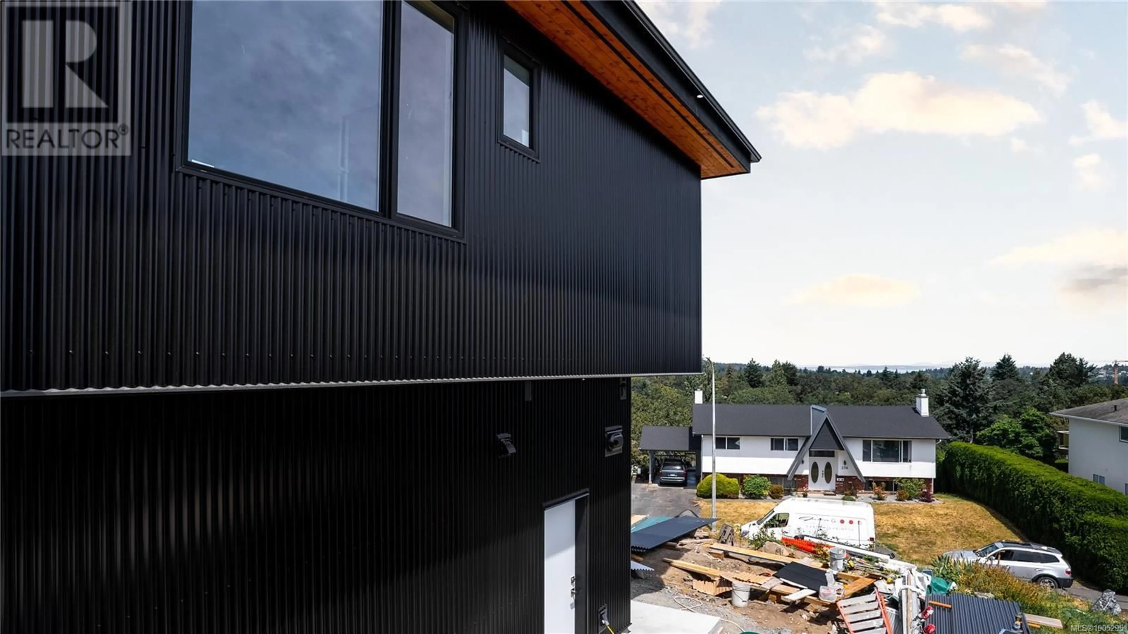 Home with vinyl exterior material, building for 3700 KOOTENAY PLACE, Saanich British Columbia V8P2G2