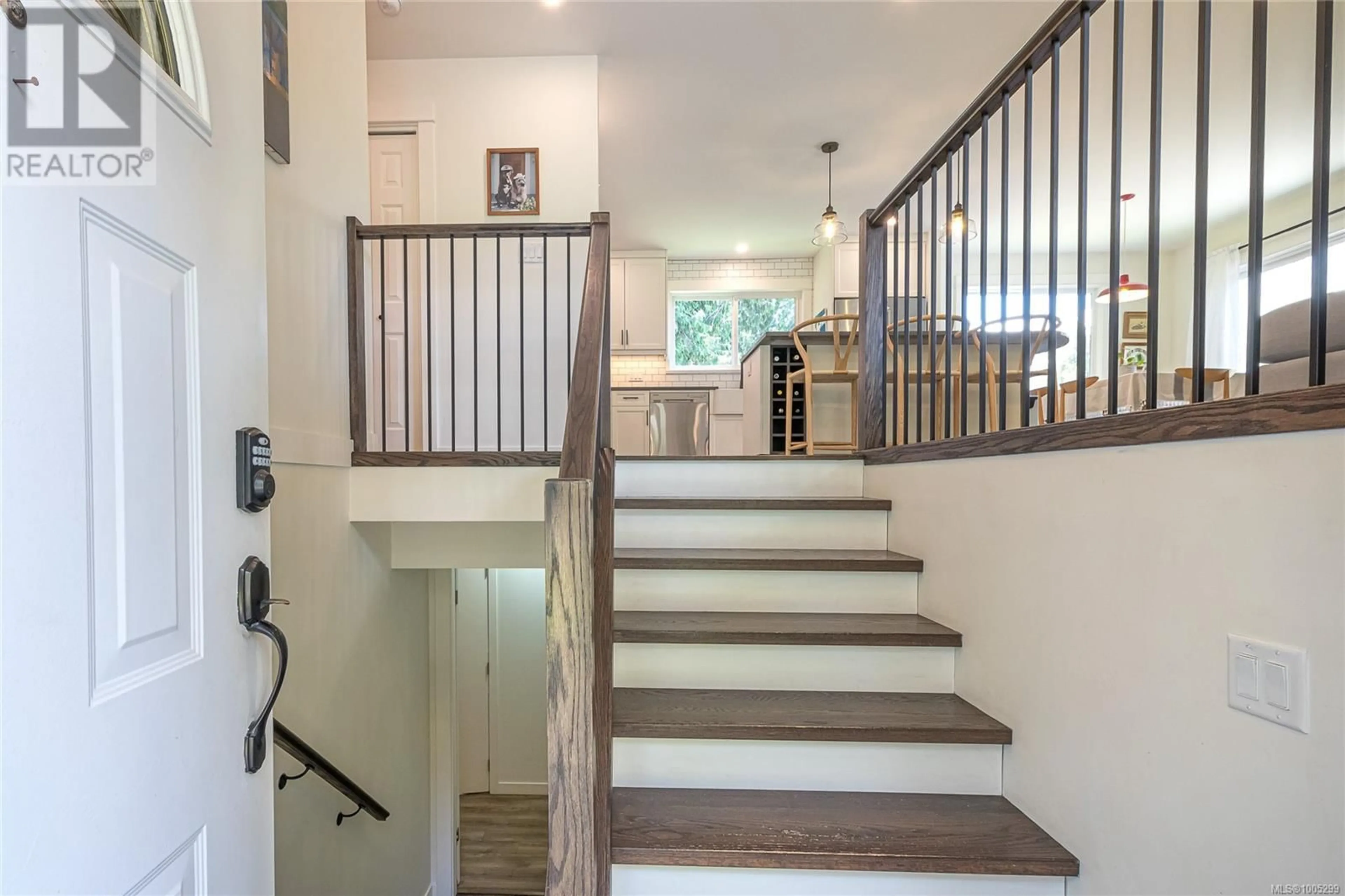 Stairs for 1879 JEFFREE ROAD, Central Saanich British Columbia V8M1K5