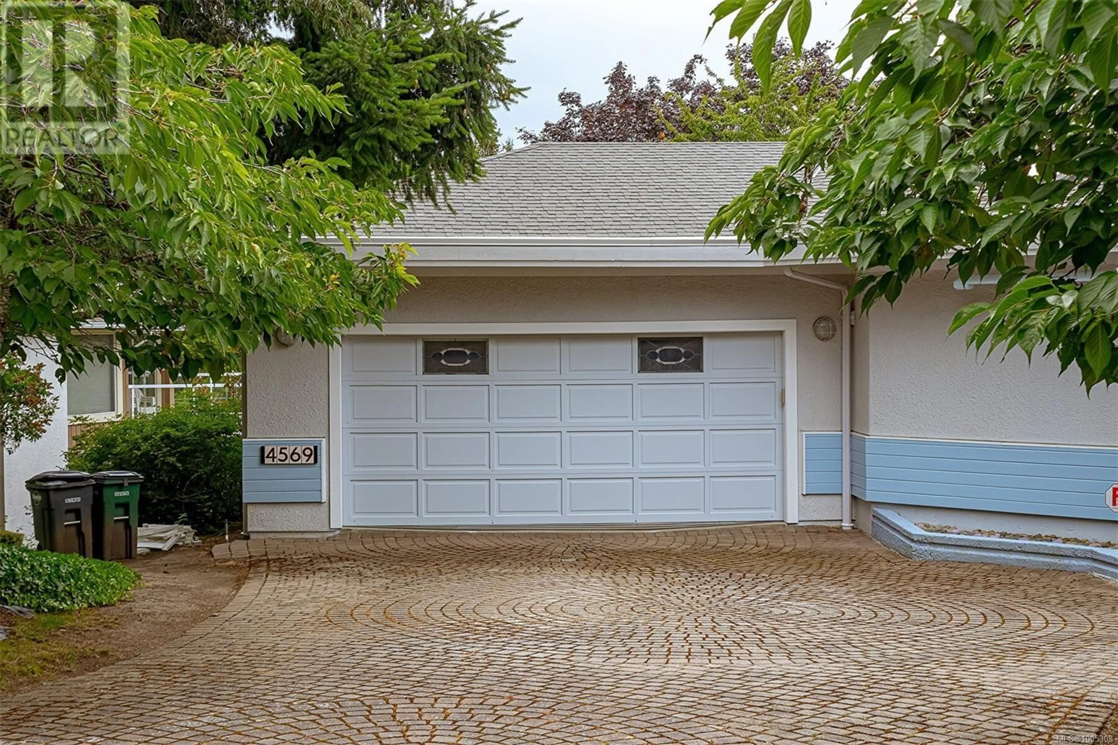 Indoor garage for 4569 BOULDERWOOD DRIVE, Saanich British Columbia V8Y3A5