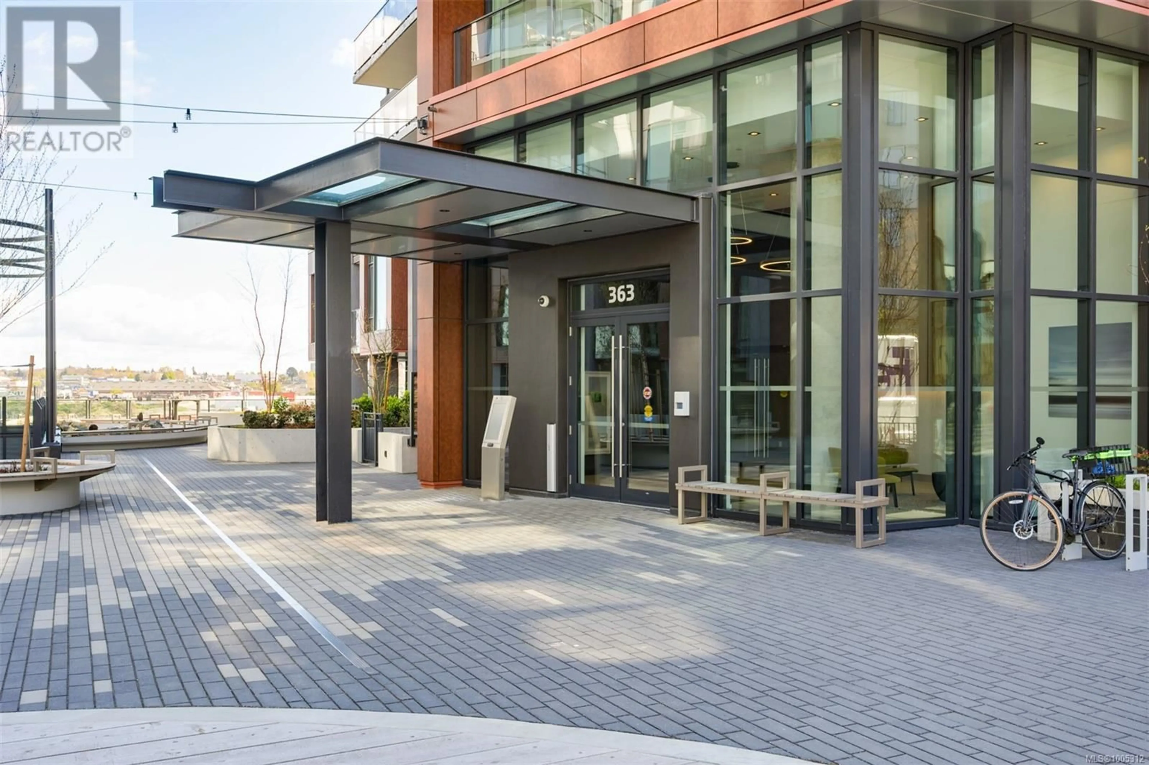 Indoor foyer for 407 - 363 TYEE ROAD, Victoria British Columbia V9A0B5
