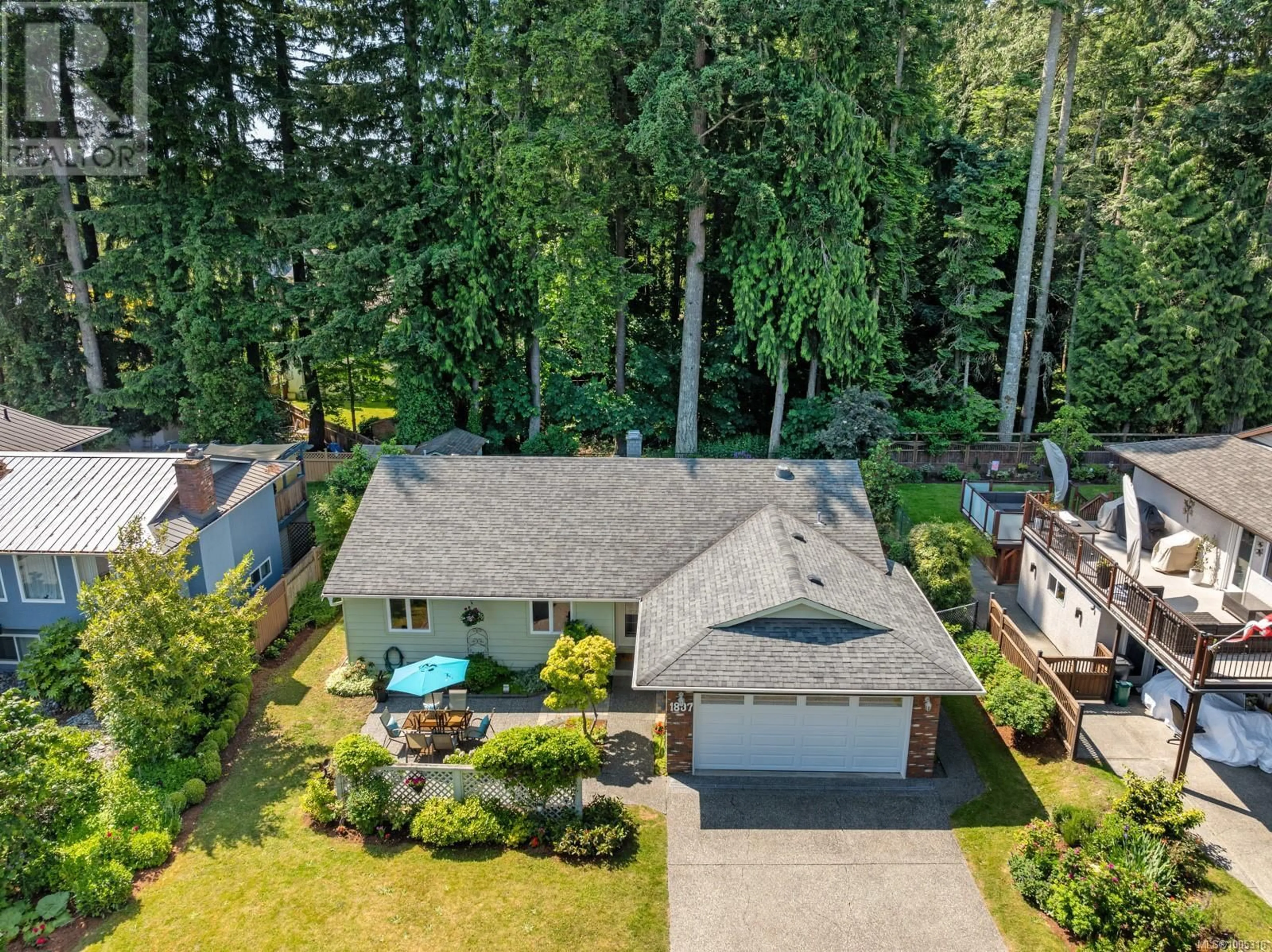 A pic from outside/outdoor area/front of a property/back of a property/a pic from drone, street for 1837 PASTEL CRESCENT, Central Saanich British Columbia V8M1N6