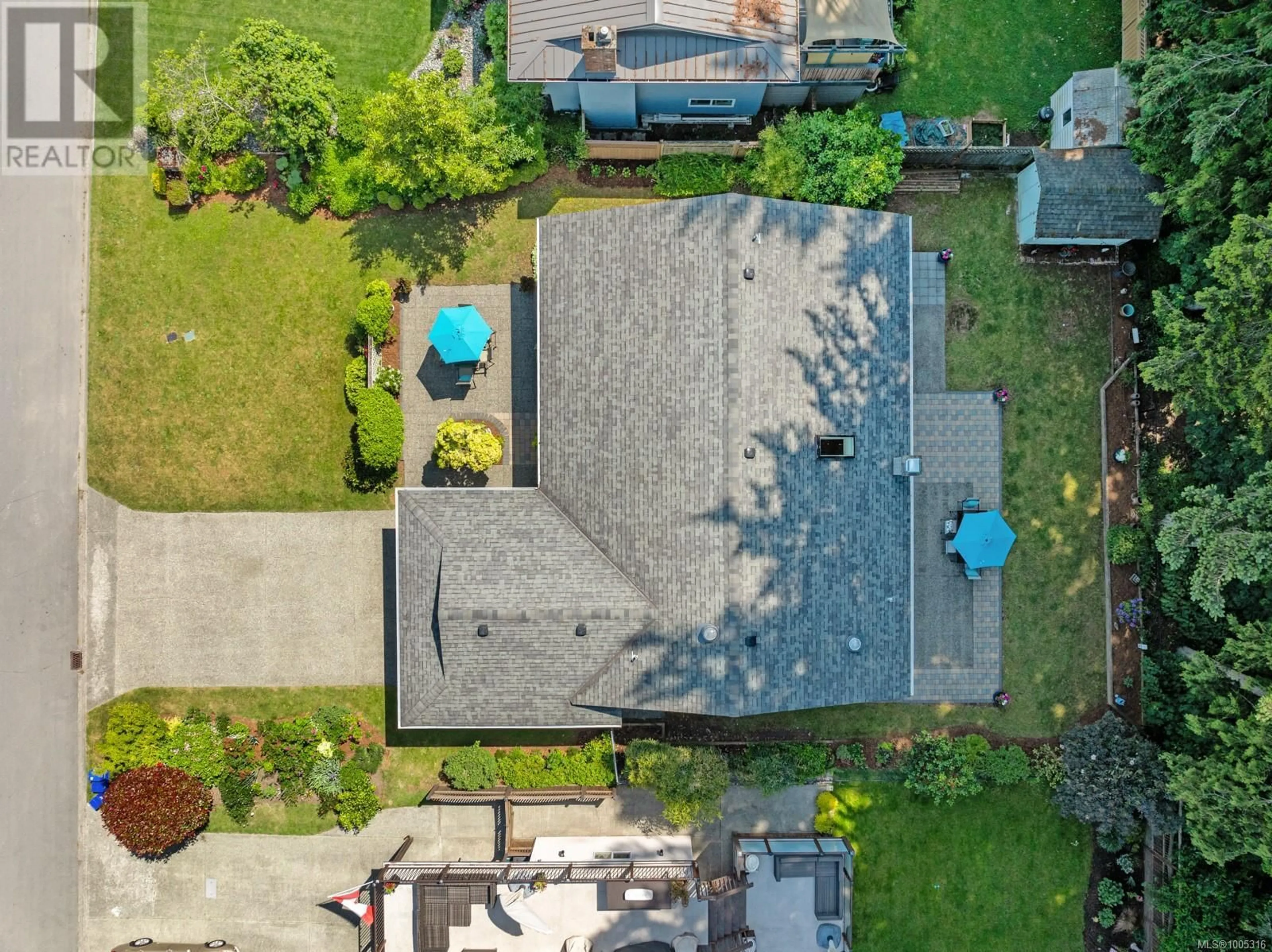 A pic from outside/outdoor area/front of a property/back of a property/a pic from drone, street for 1837 PASTEL CRESCENT, Central Saanich British Columbia V8M1N6