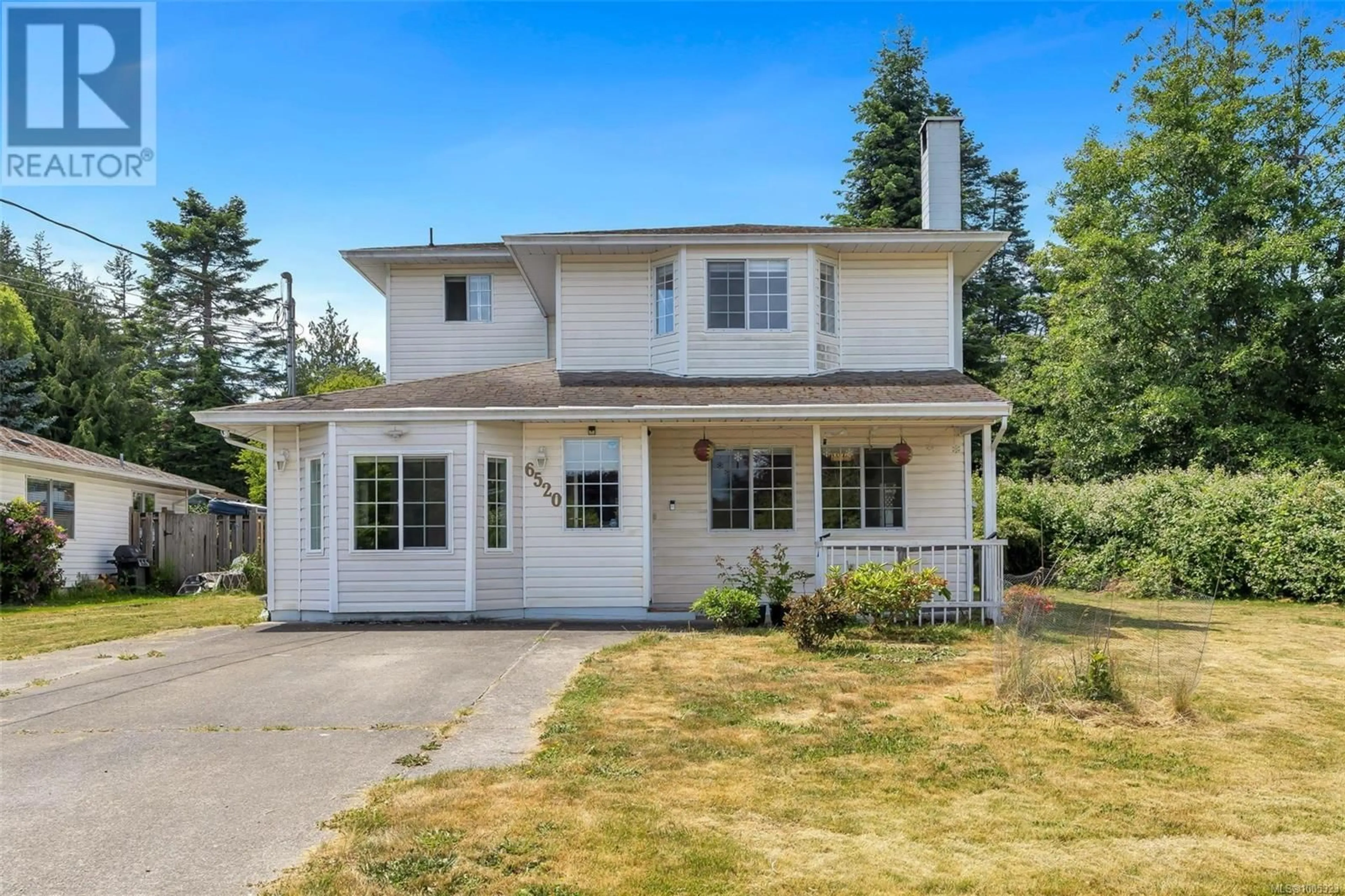 Home with vinyl exterior material, street for 6520 COUNTRY ROAD, Sooke British Columbia V9Z0W9