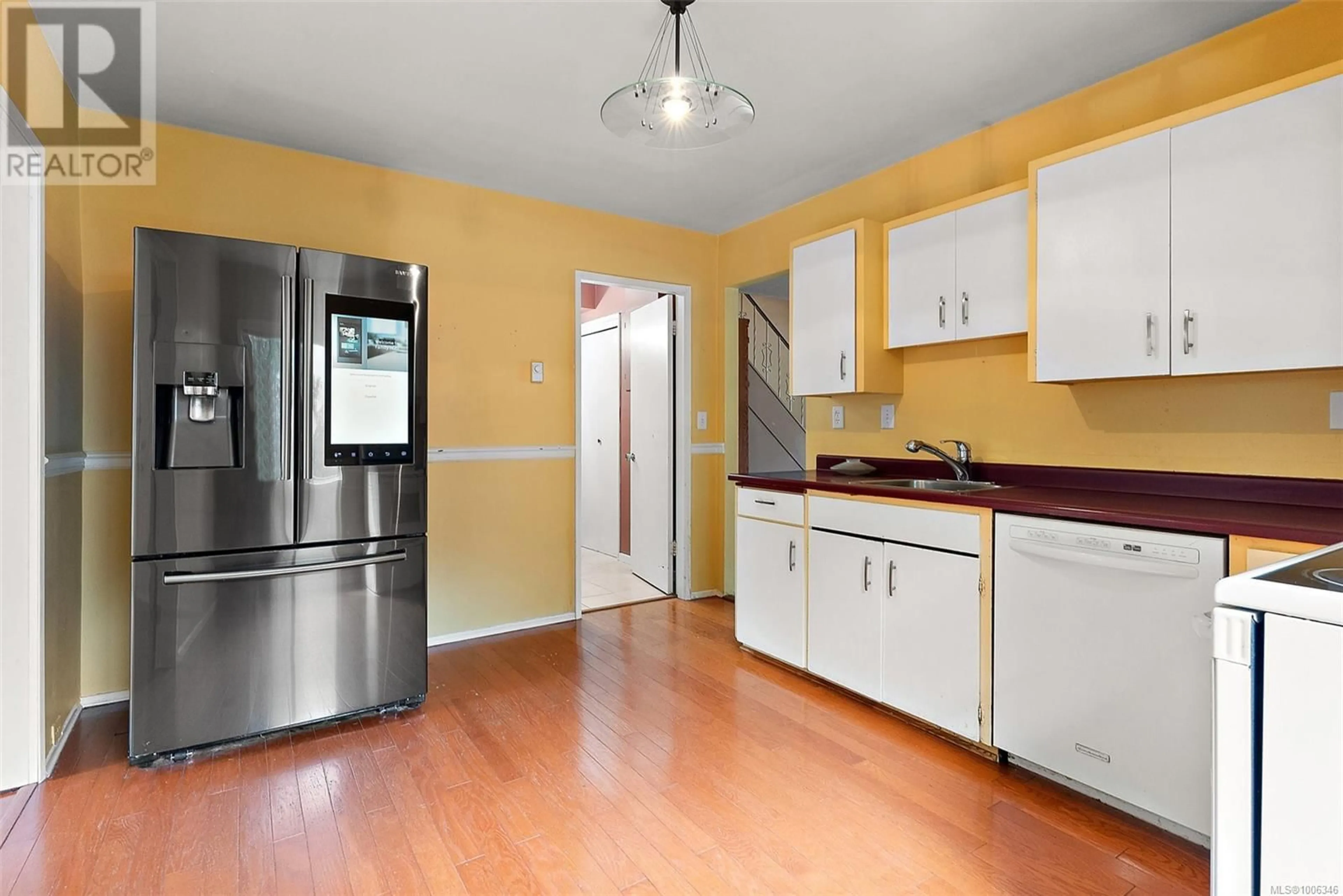 Standard kitchen, unknown for B - 1723 FELTHAM ROAD, Saanich British Columbia V8N2A4
