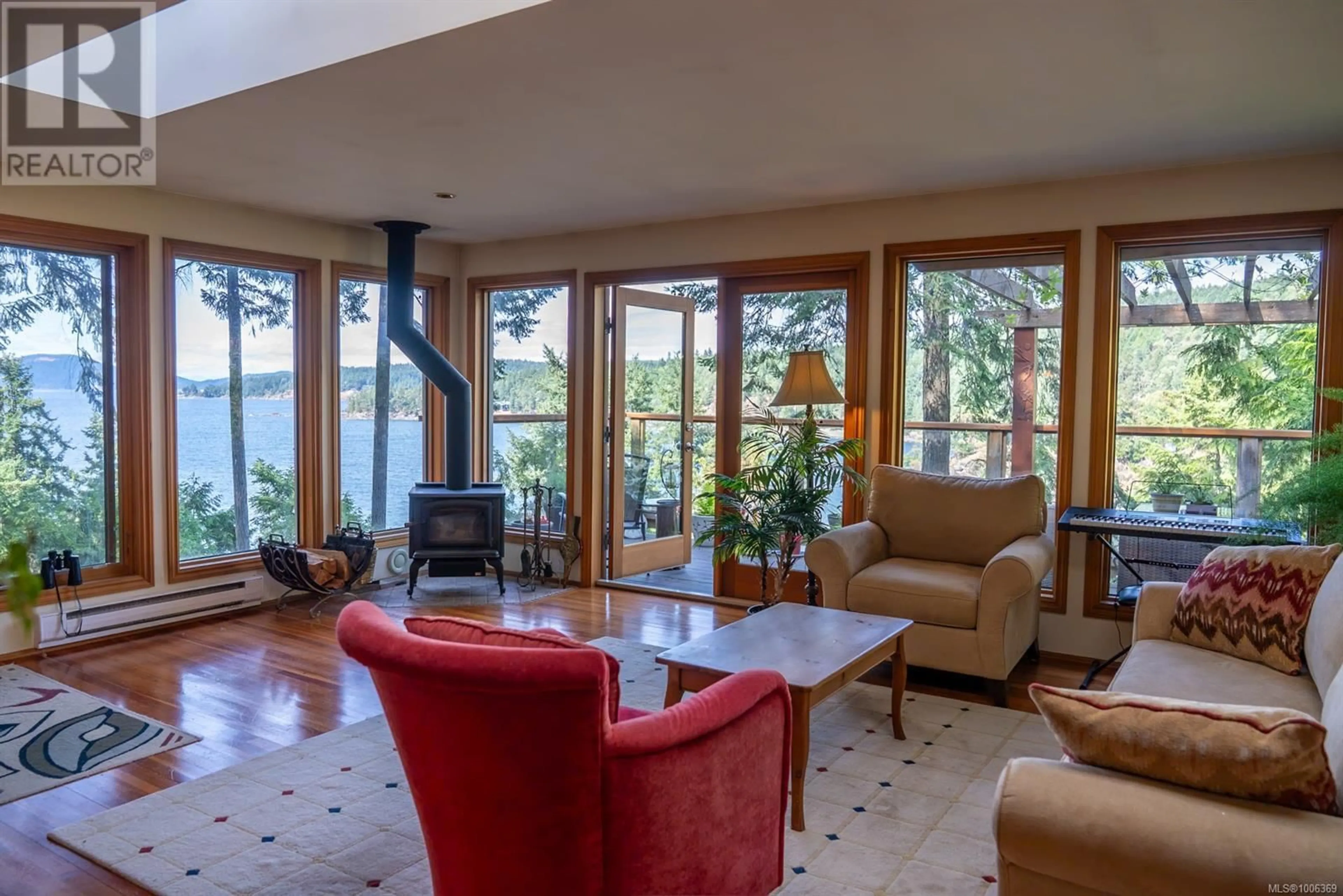 Living room with furniture, unknown for 1616 SCHOONER WAY, Pender Island British Columbia V0N2M2