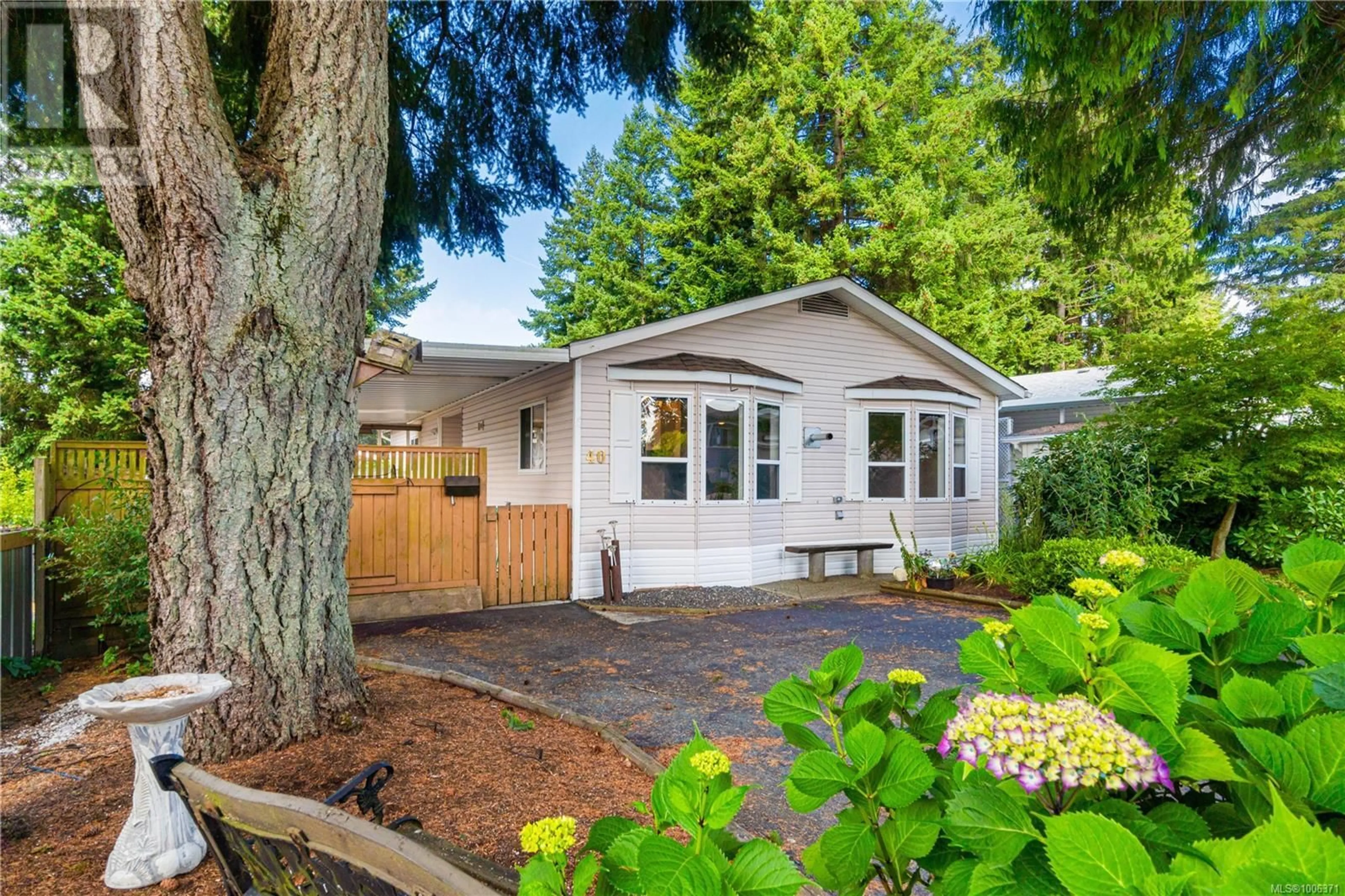 Home with vinyl exterior material, street for 40 - 5854 TURNER ROAD, Nanaimo British Columbia V9T2N6