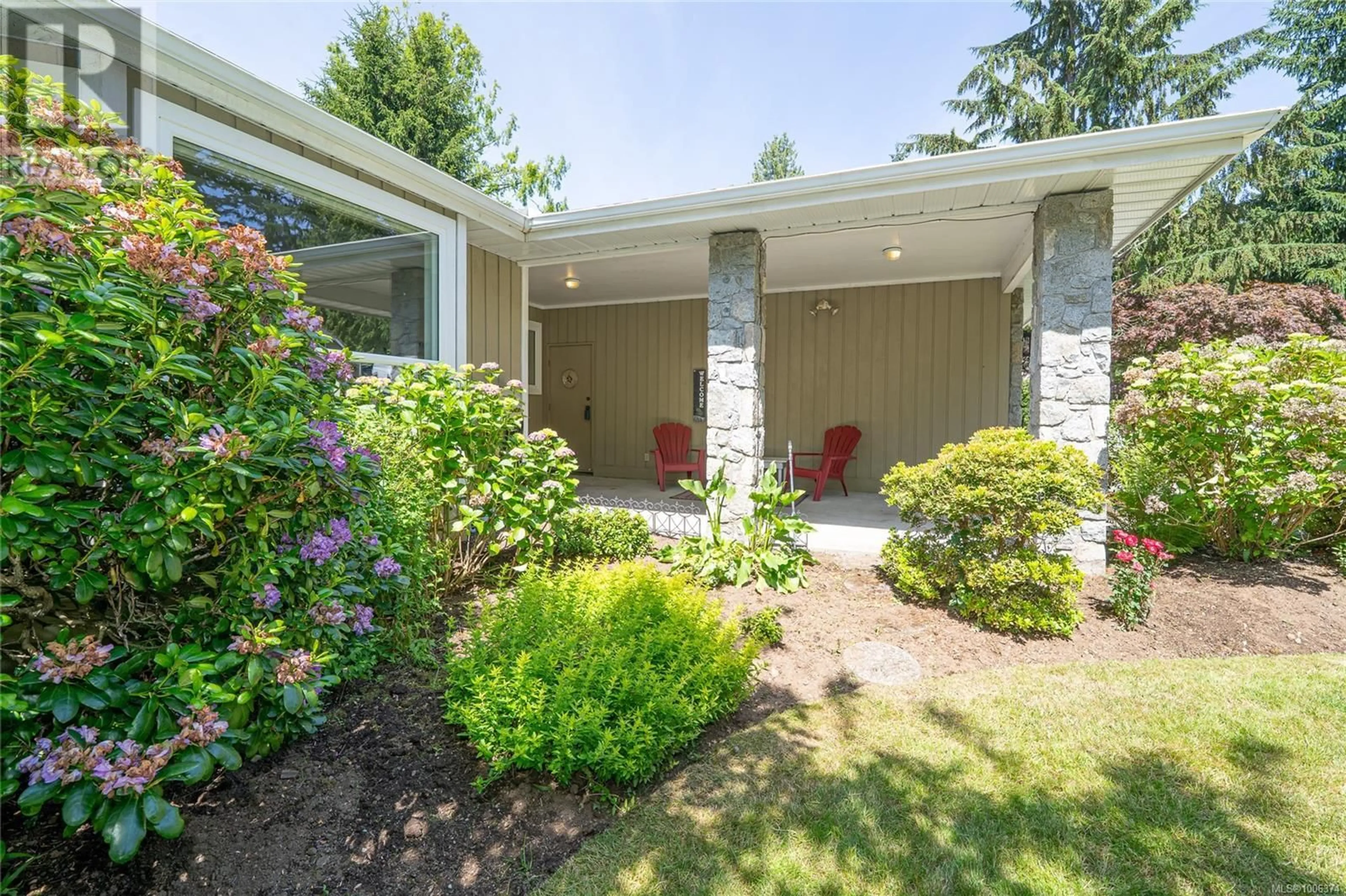 Patio, unknown for 1725 BARRETT DRIVE, North Saanich British Columbia V8L5A2