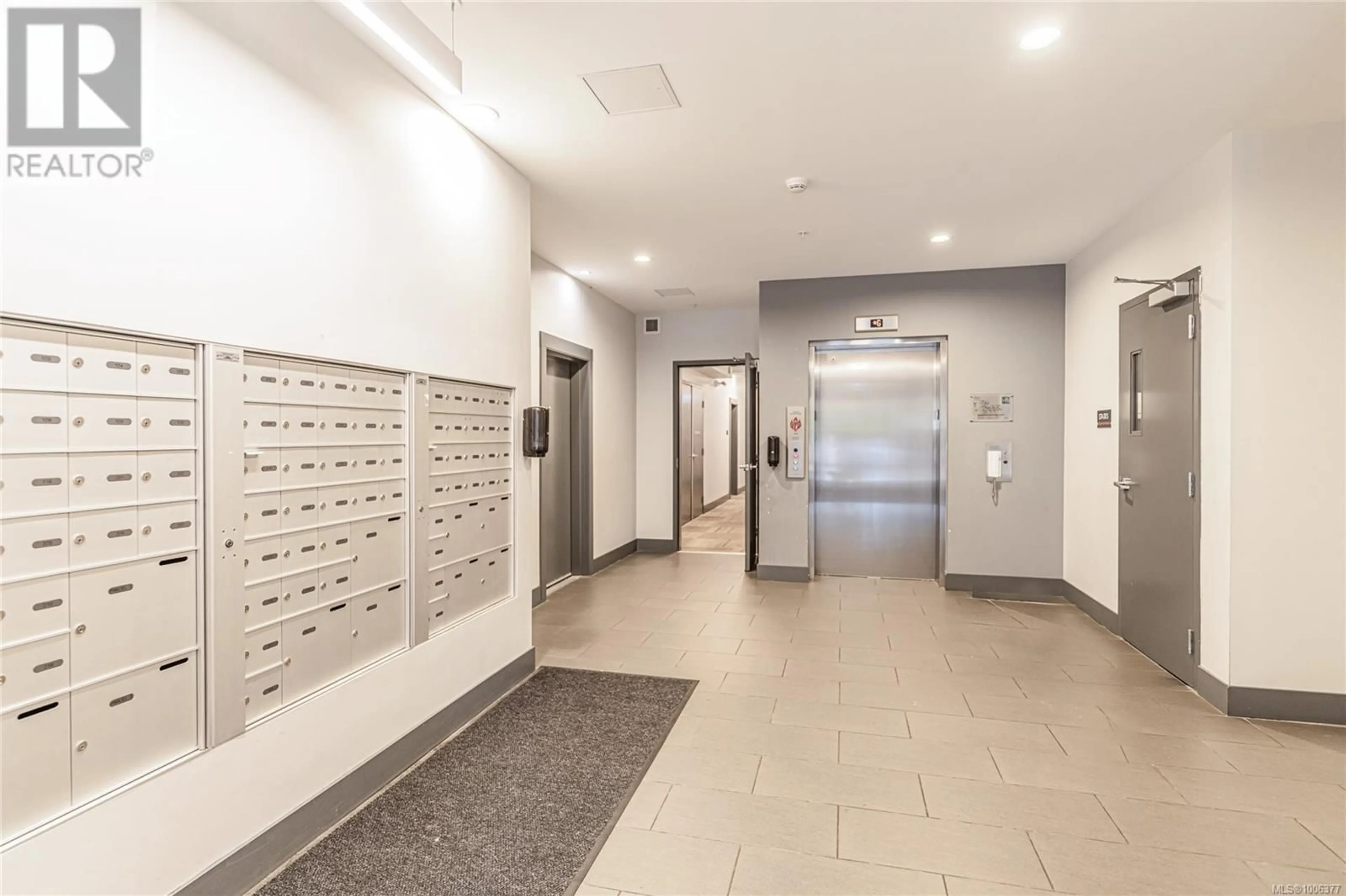 Indoor foyer for 502 - 2843 JACKLIN ROAD, Langford British Columbia V9B4P4
