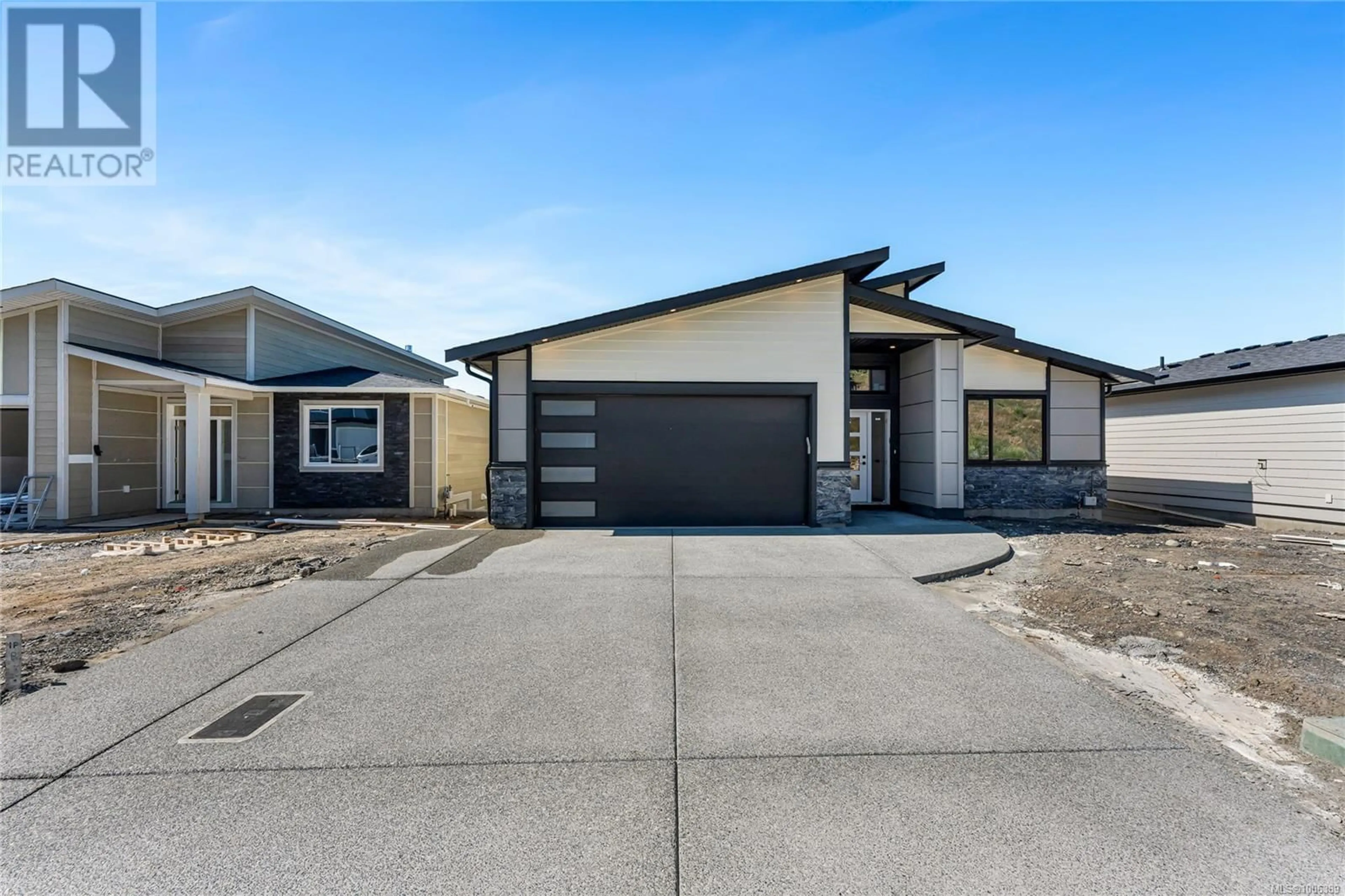 Home with vinyl exterior material, street for 3199 WOODRUSH DRIVE, Duncan British Columbia V9L0J9
