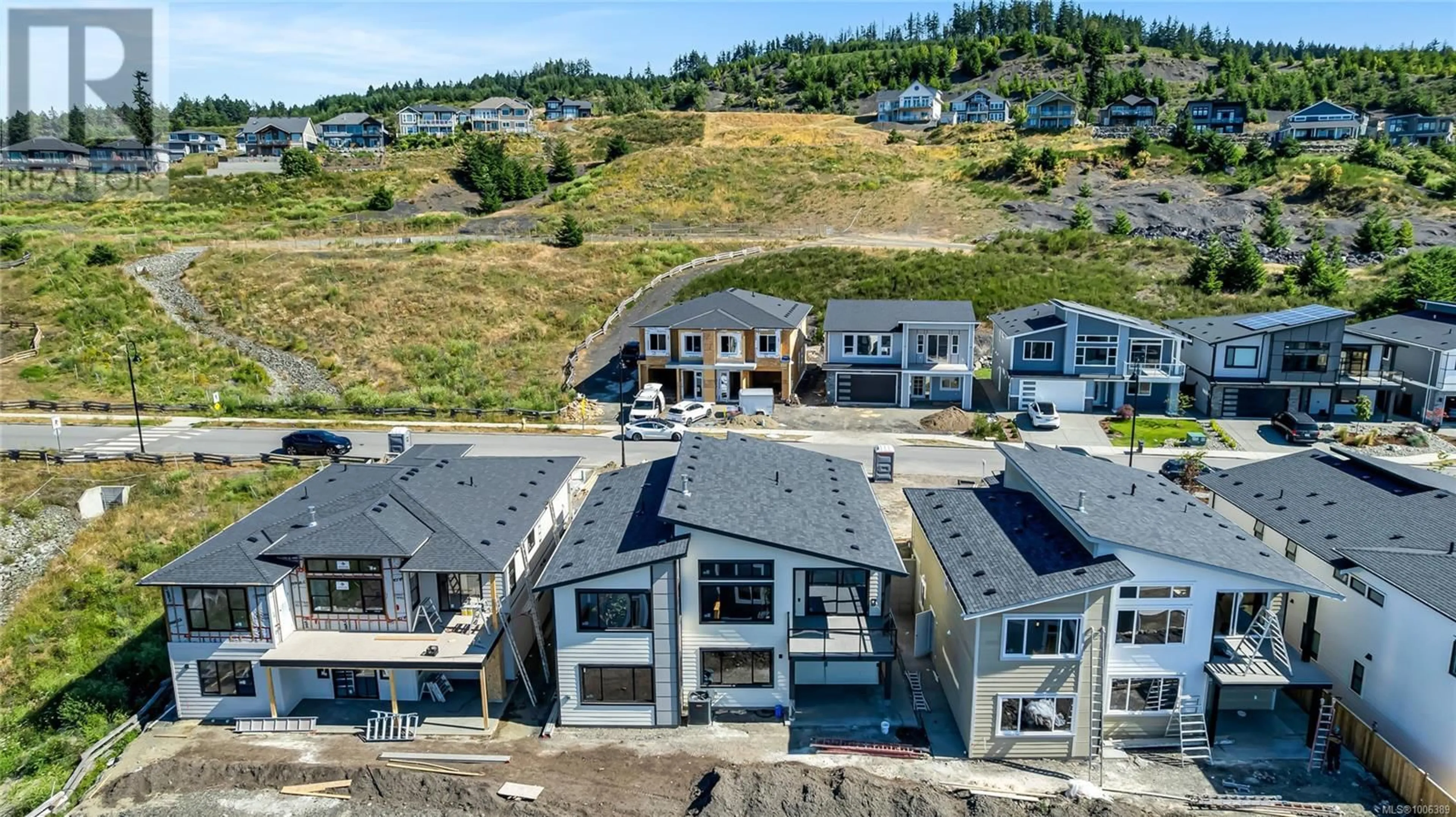 A pic from outside/outdoor area/front of a property/back of a property/a pic from drone, mountain view for 3199 WOODRUSH DRIVE, Duncan British Columbia V9L0J9