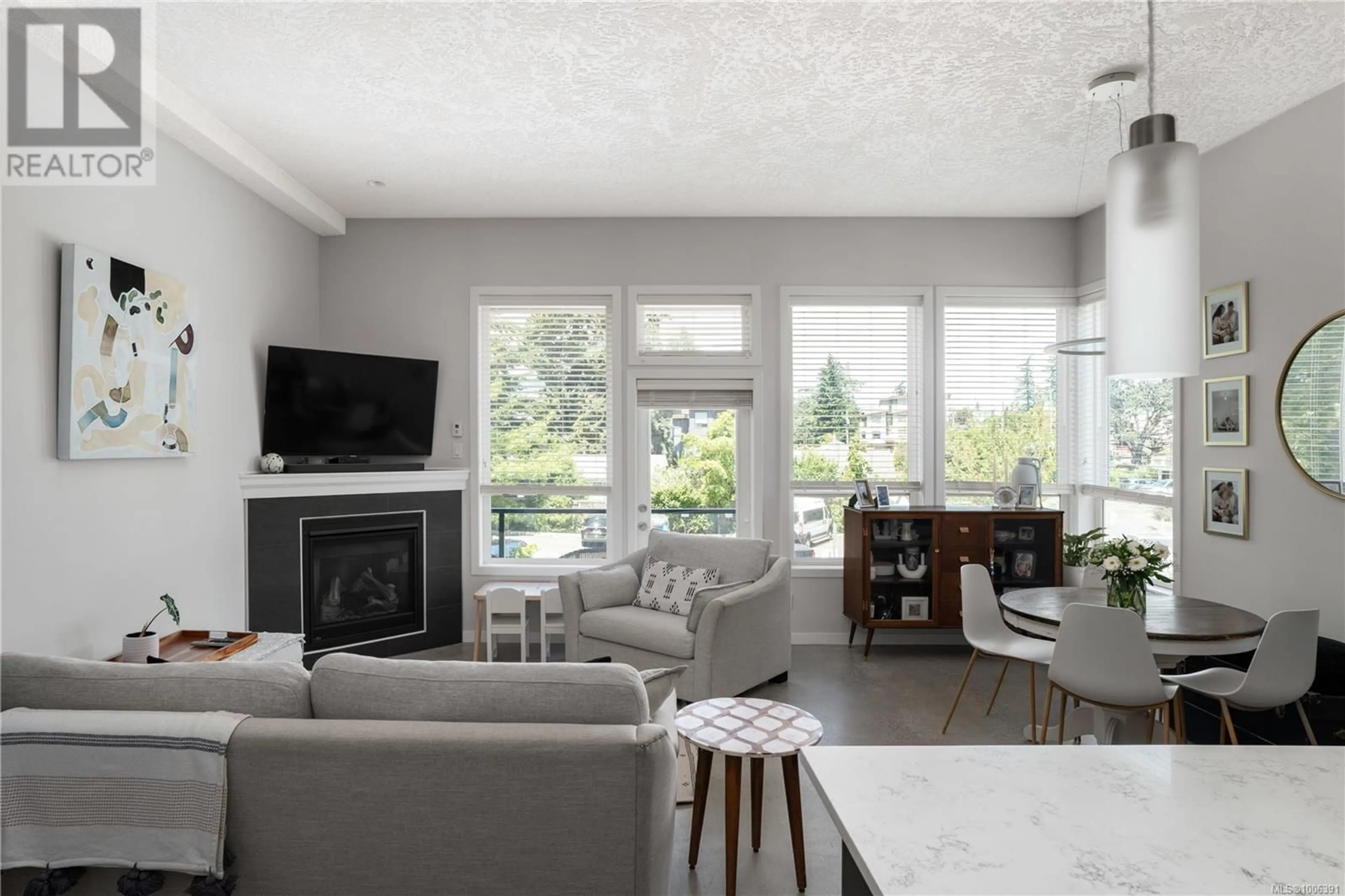Living room with furniture, unknown for 104 - 689 HOFFMAN AVENUE, Langford British Columbia V9B4X1
