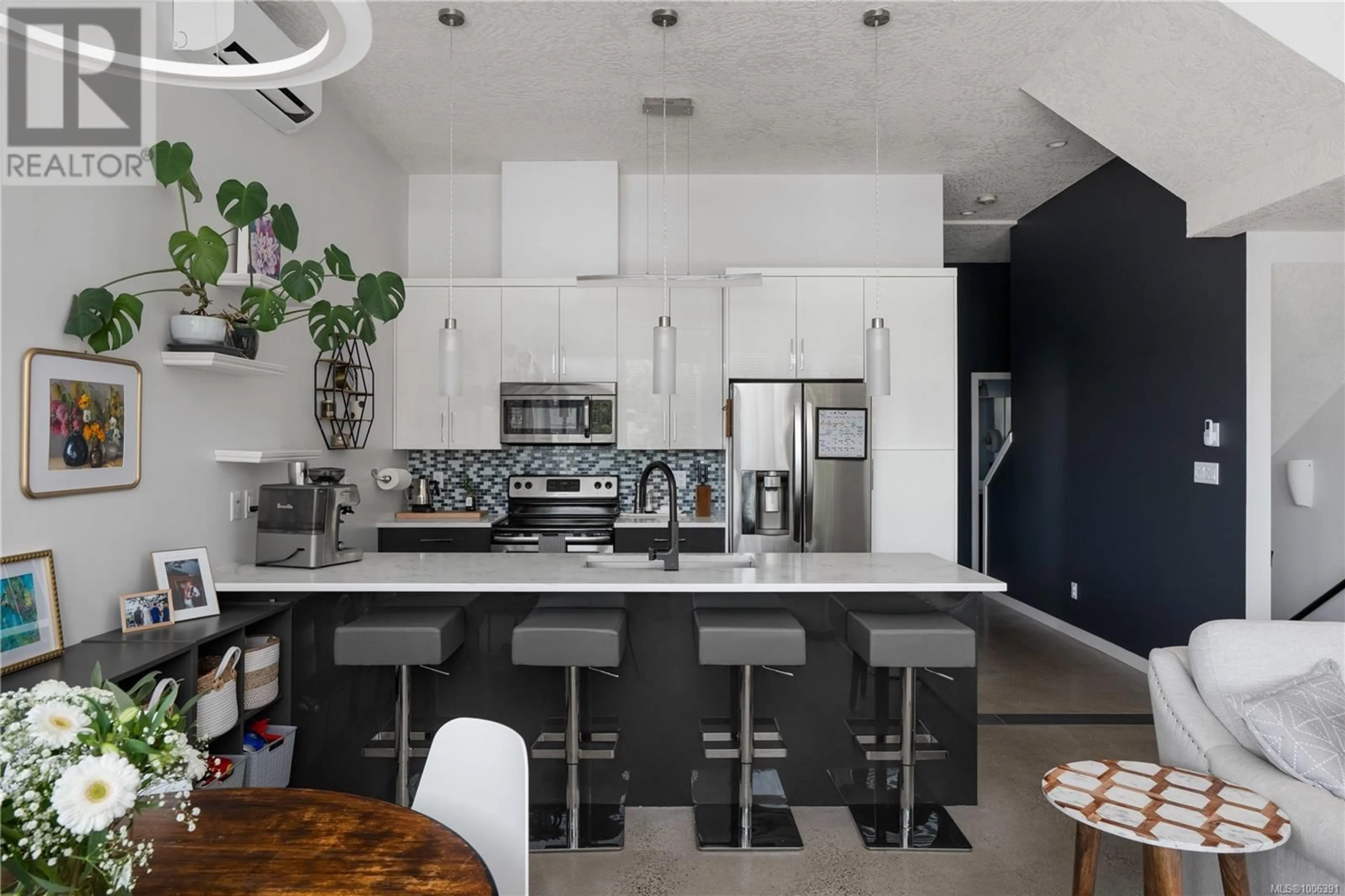 Contemporary kitchen, unknown for 104 - 689 HOFFMAN AVENUE, Langford British Columbia V9B4X1