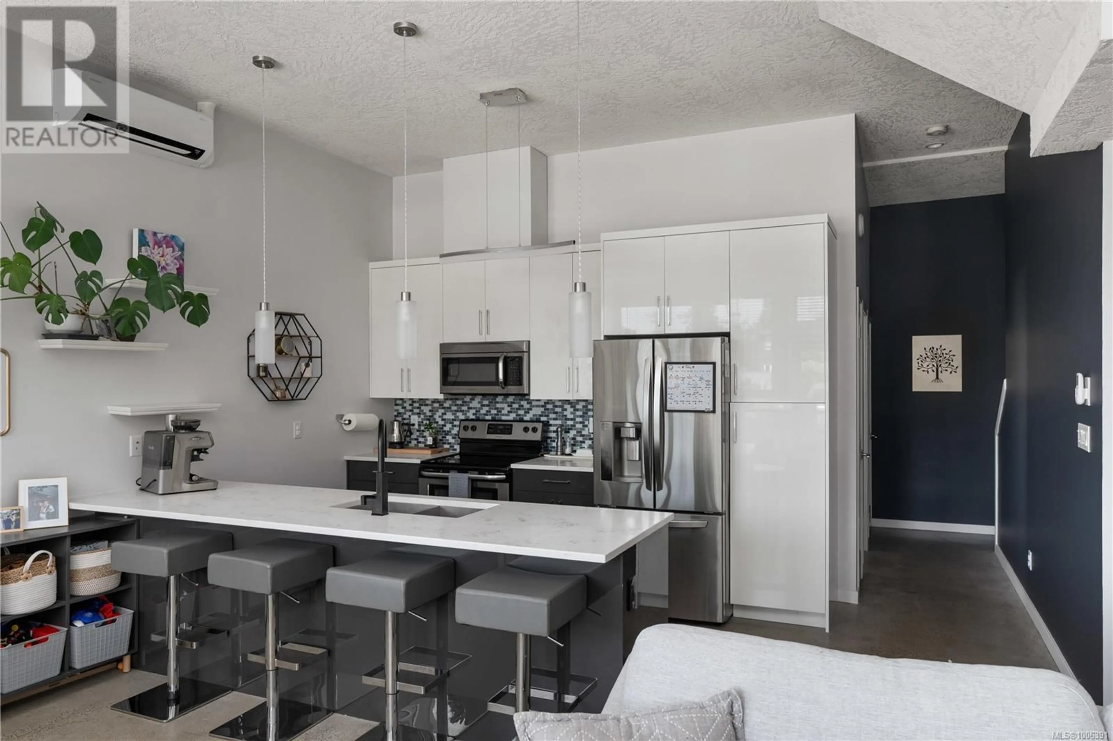 Contemporary kitchen, ceramic/tile floor for 104 - 689 HOFFMAN AVENUE, Langford British Columbia V9B4X1