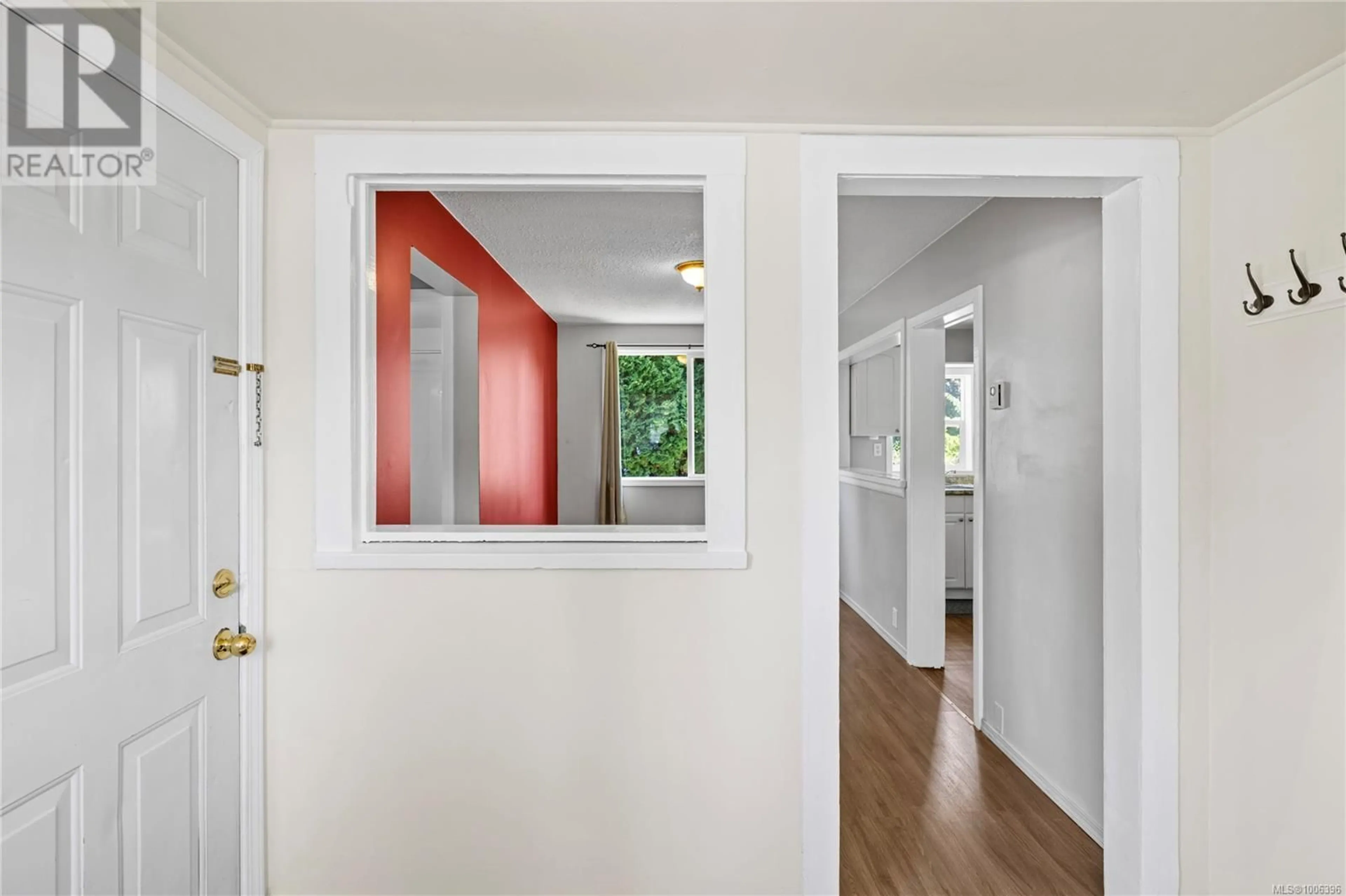 Indoor entryway for 1190 TOWNSITE ROAD, Nanaimo British Columbia V9S1M7