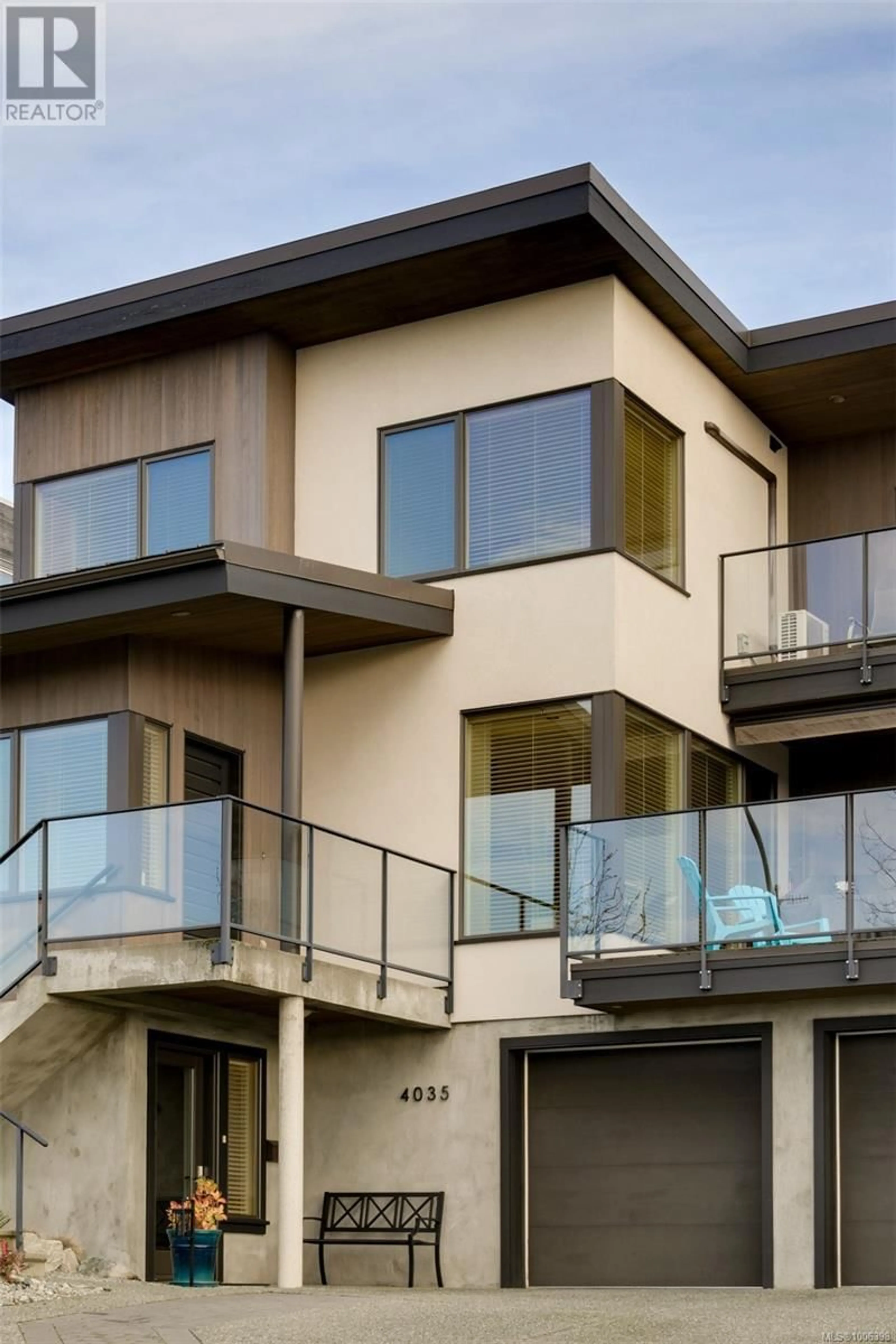 Home with vinyl exterior material, building for 4035 RAINBOW STREET, Saanich British Columbia V8X2A8