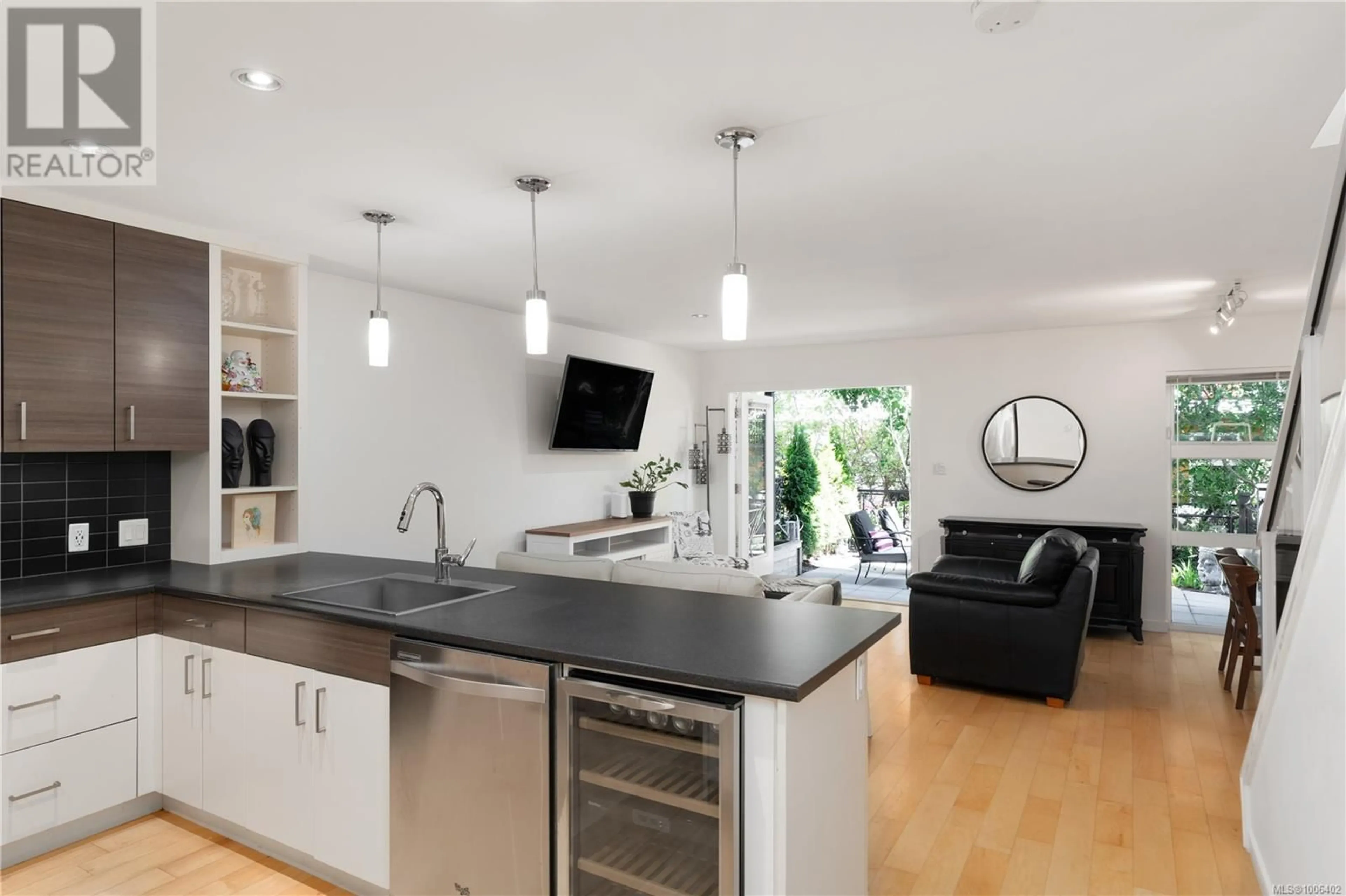 Contemporary kitchen, unknown for 6 - 775 CENTRAL SPUR ROAD, Victoria British Columbia V9A0E9