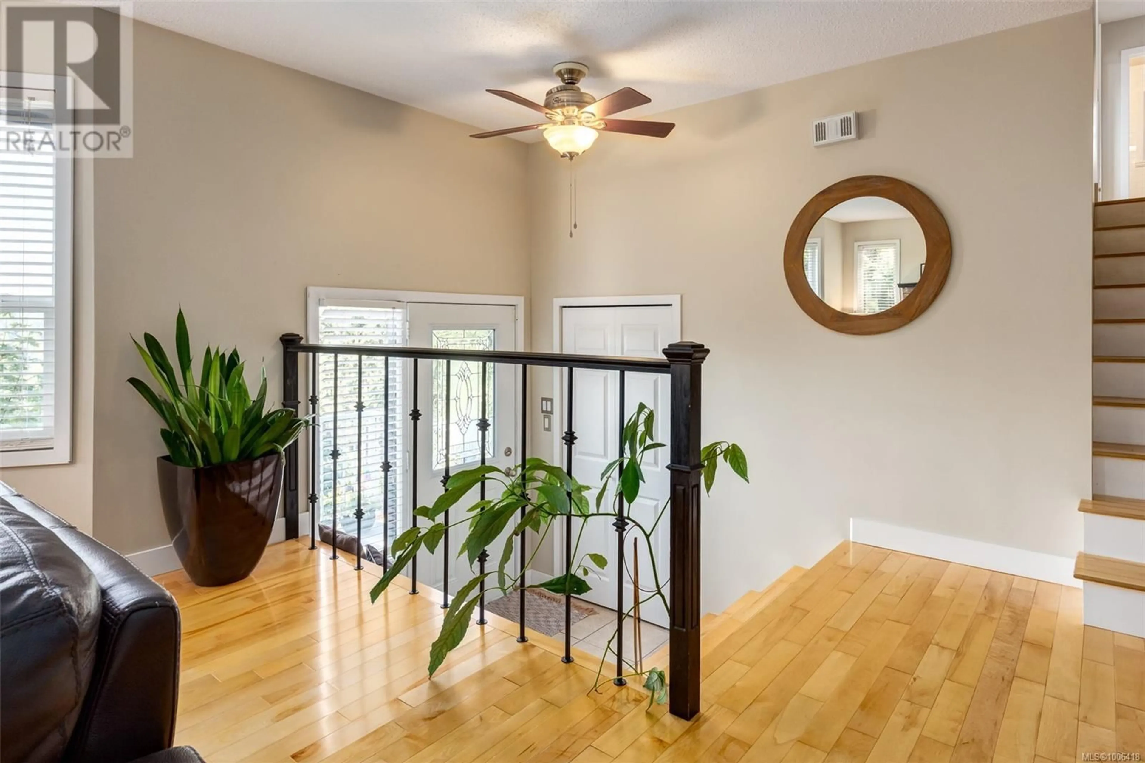 Indoor entryway for 1675 KING JOHN ROAD, Nanaimo British Columbia V9T3C3