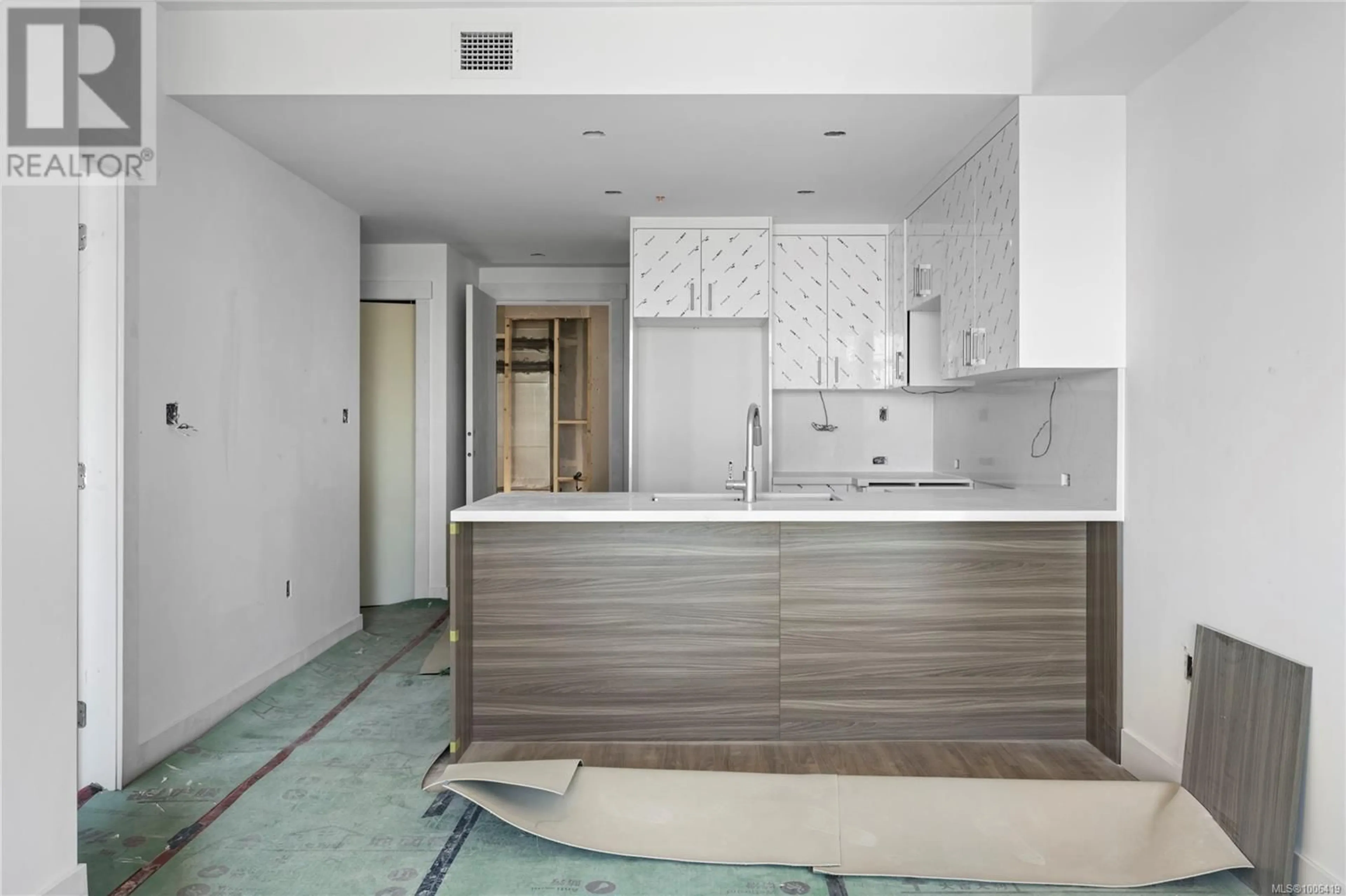 Open concept kitchen, unknown for 504 - 6320 SENTINAL DRIVE, Nanaimo British Columbia V9V1W4