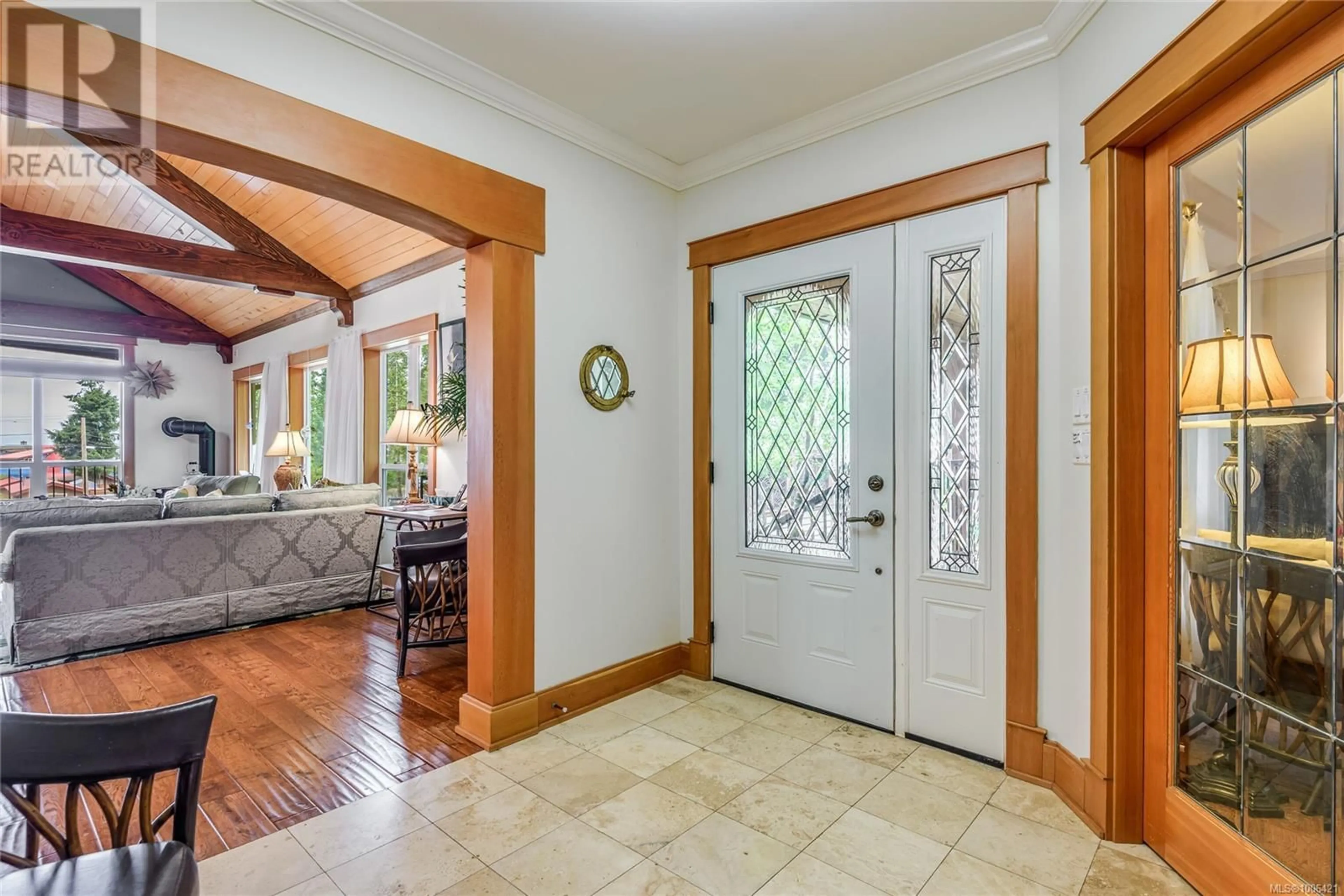 Indoor foyer for 8947 CLARKSON AVENUE, Black Creek British Columbia V9T1B2