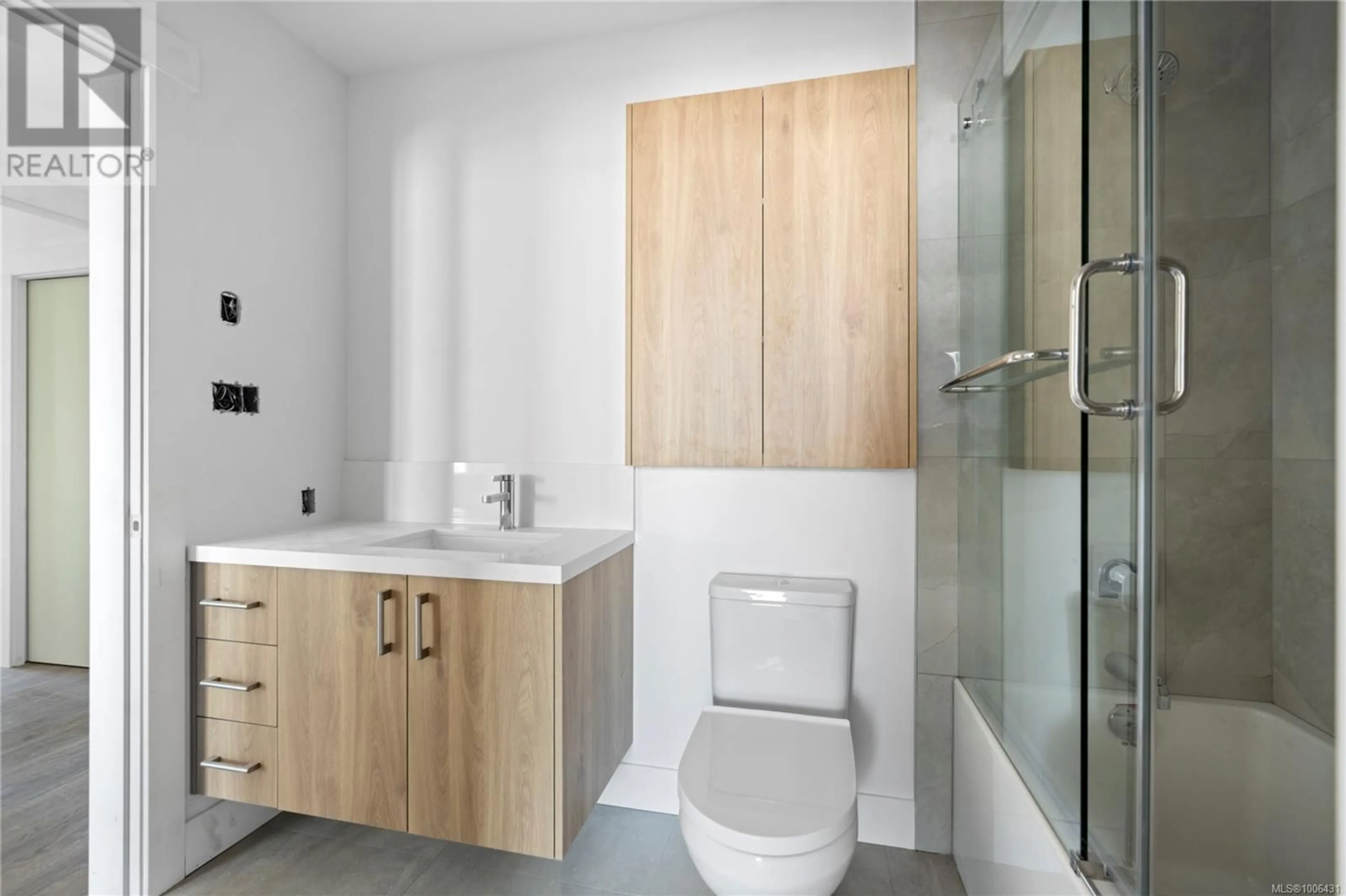Standard bathroom, ceramic/tile floor for 107 - 6320 SENTINAL DRIVE, Nanaimo British Columbia V9V1W4