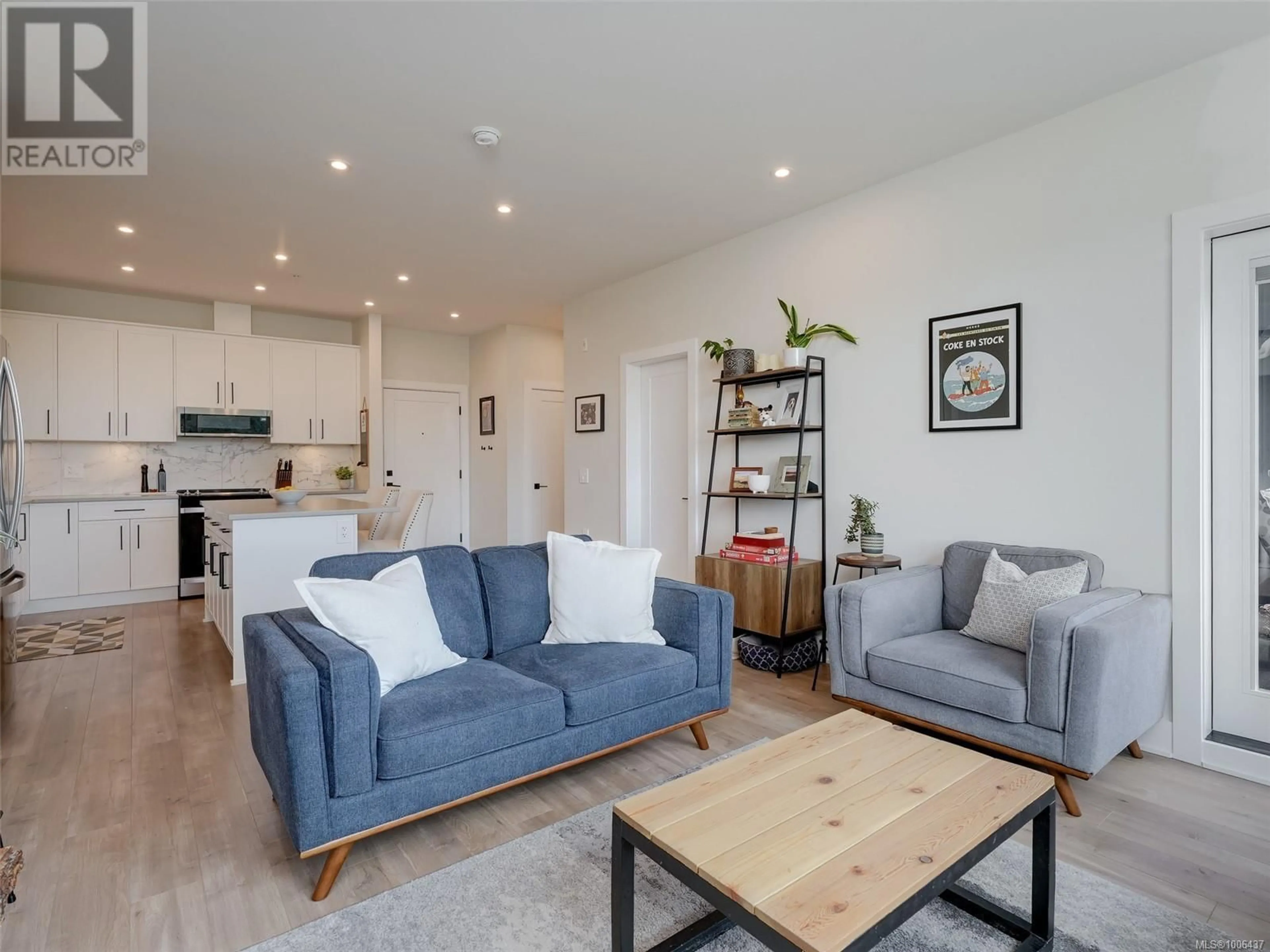 Living room with furniture, unknown for 605 - 1361 GOLDSTREAM AVENUE, Langford British Columbia V9B2W2