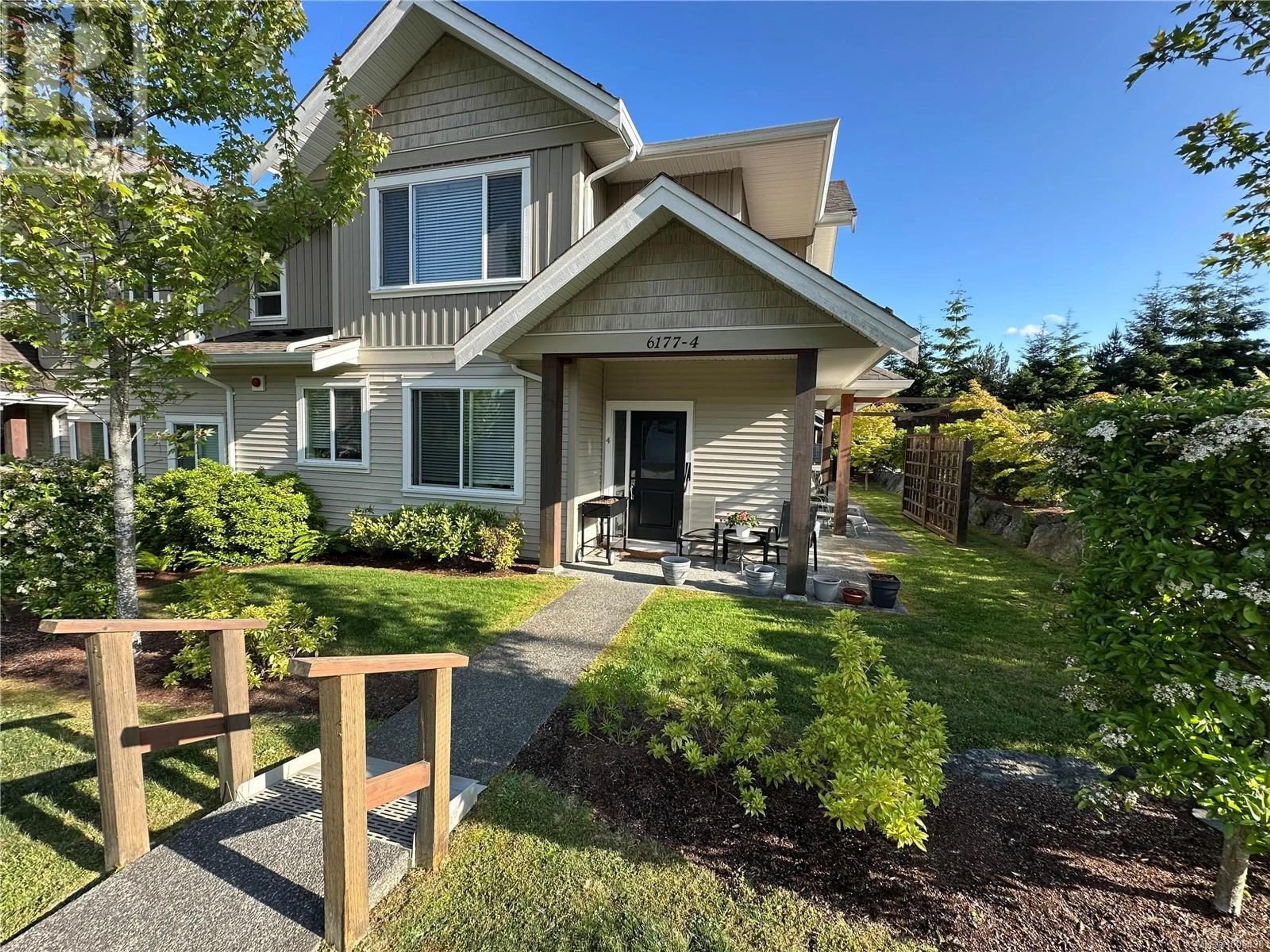 Home with vinyl exterior material, street for 4 - 6177 NITINAT WAY, Nanaimo British Columbia V9V0A9