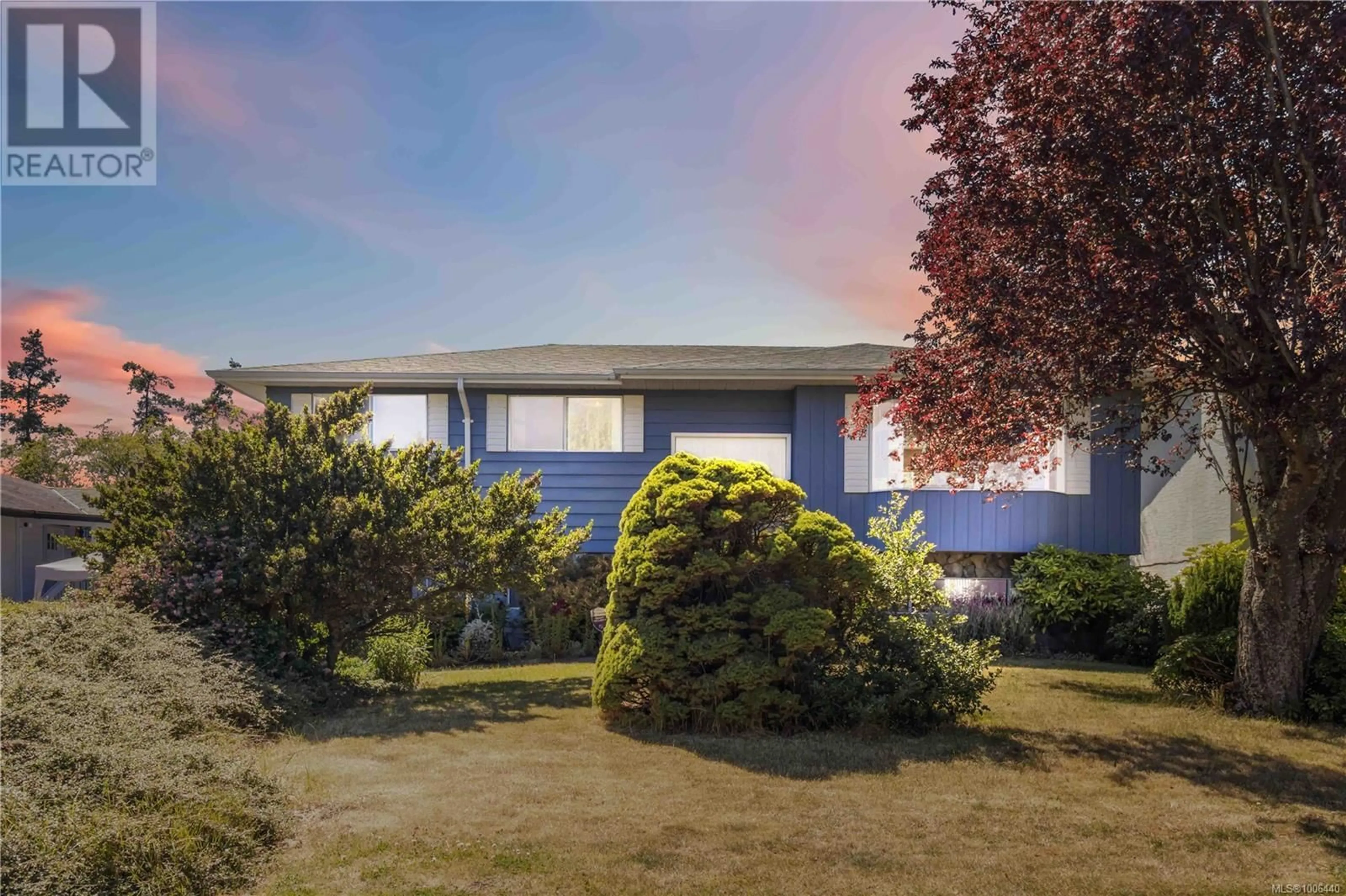 A pic from outside/outdoor area/front of a property/back of a property/a pic from drone, street for 9924 BESSREDGE PLACE, Sidney British Columbia V8L3M2