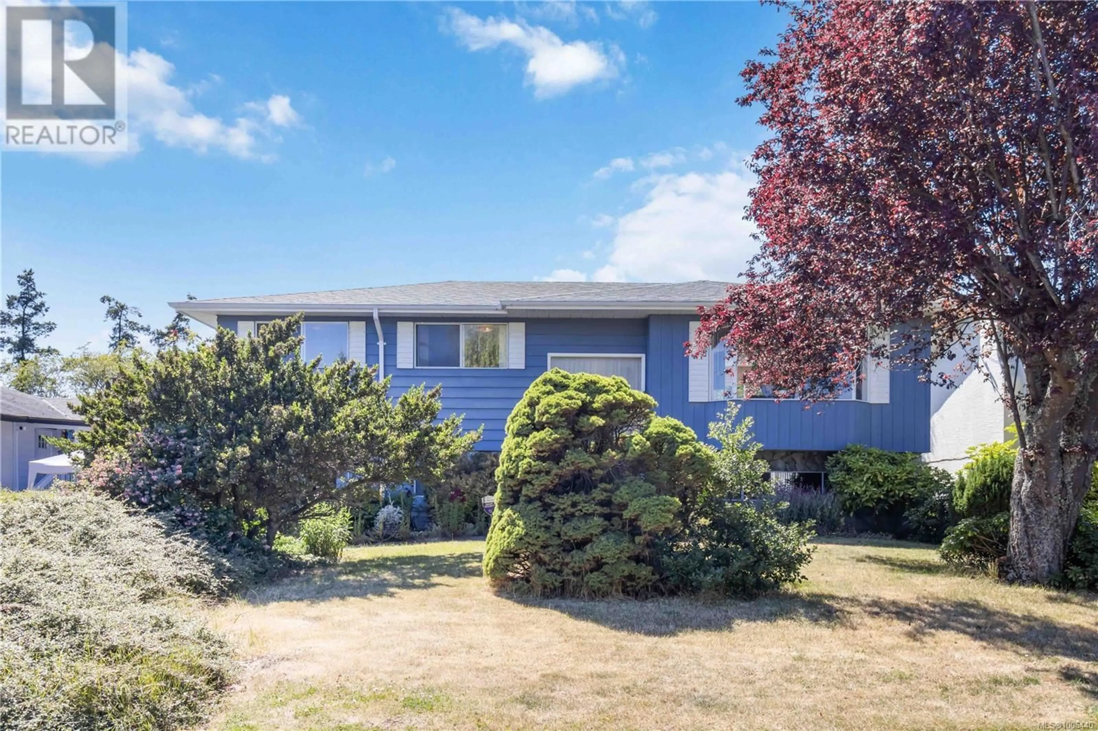 A pic from outside/outdoor area/front of a property/back of a property/a pic from drone, street for 9924 BESSREDGE PLACE, Sidney British Columbia V8L3M2