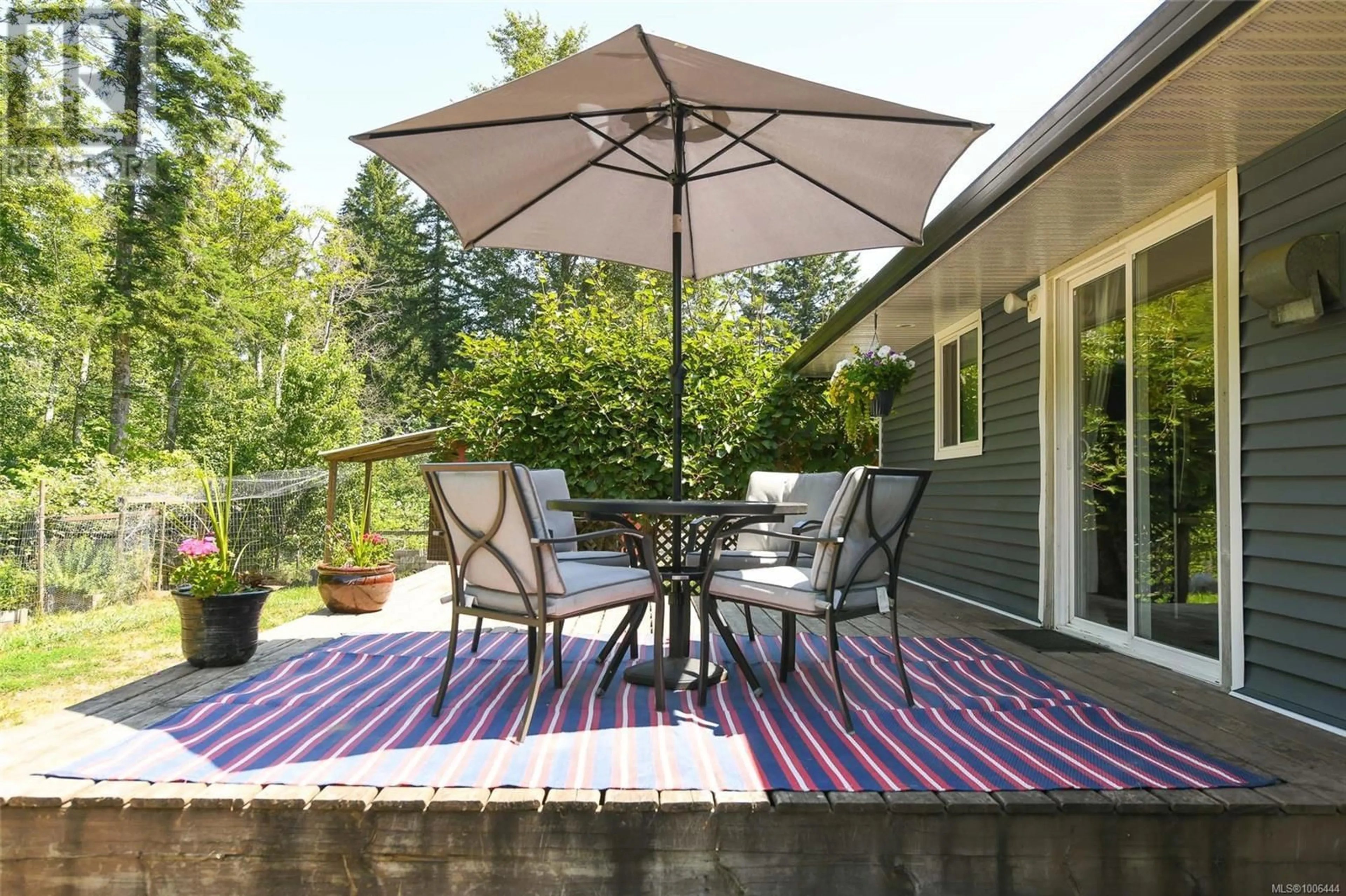 Patio, street for 7452 COUGAR SMITH ROAD, Fanny Bay British Columbia V0R1W0