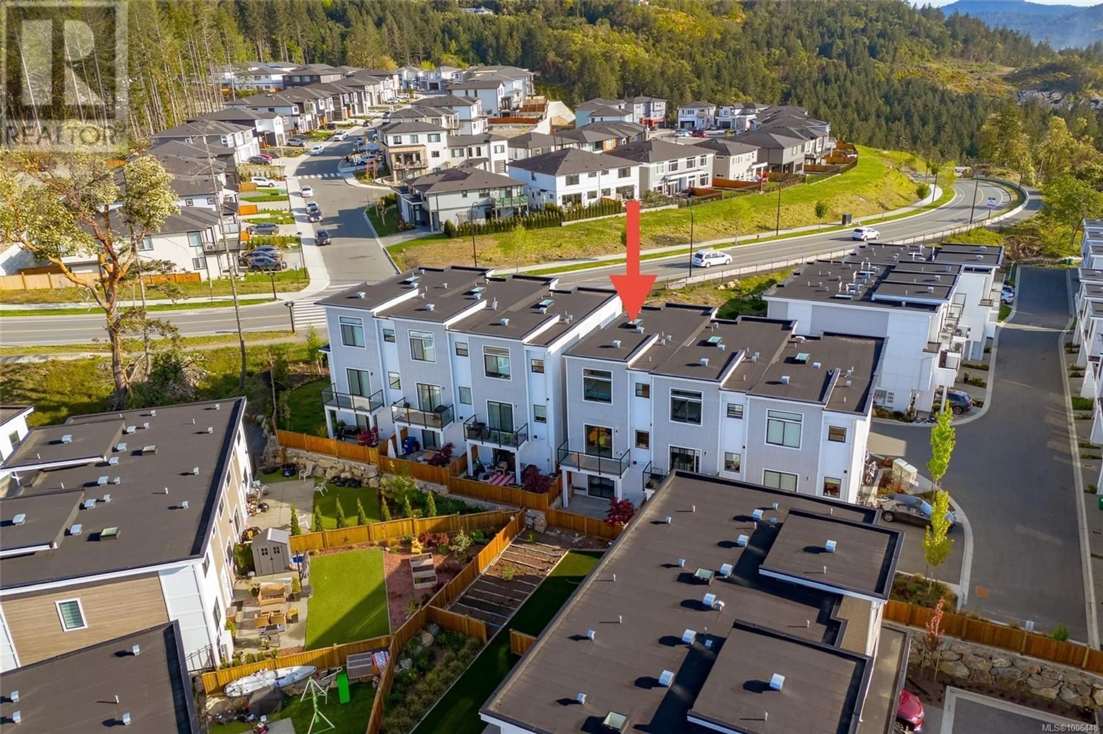 A pic from outside/outdoor area/front of a property/back of a property/a pic from drone, city buildings view from balcony for 1154 OLIVINE MEWS, Langford British Columbia V9B5P9