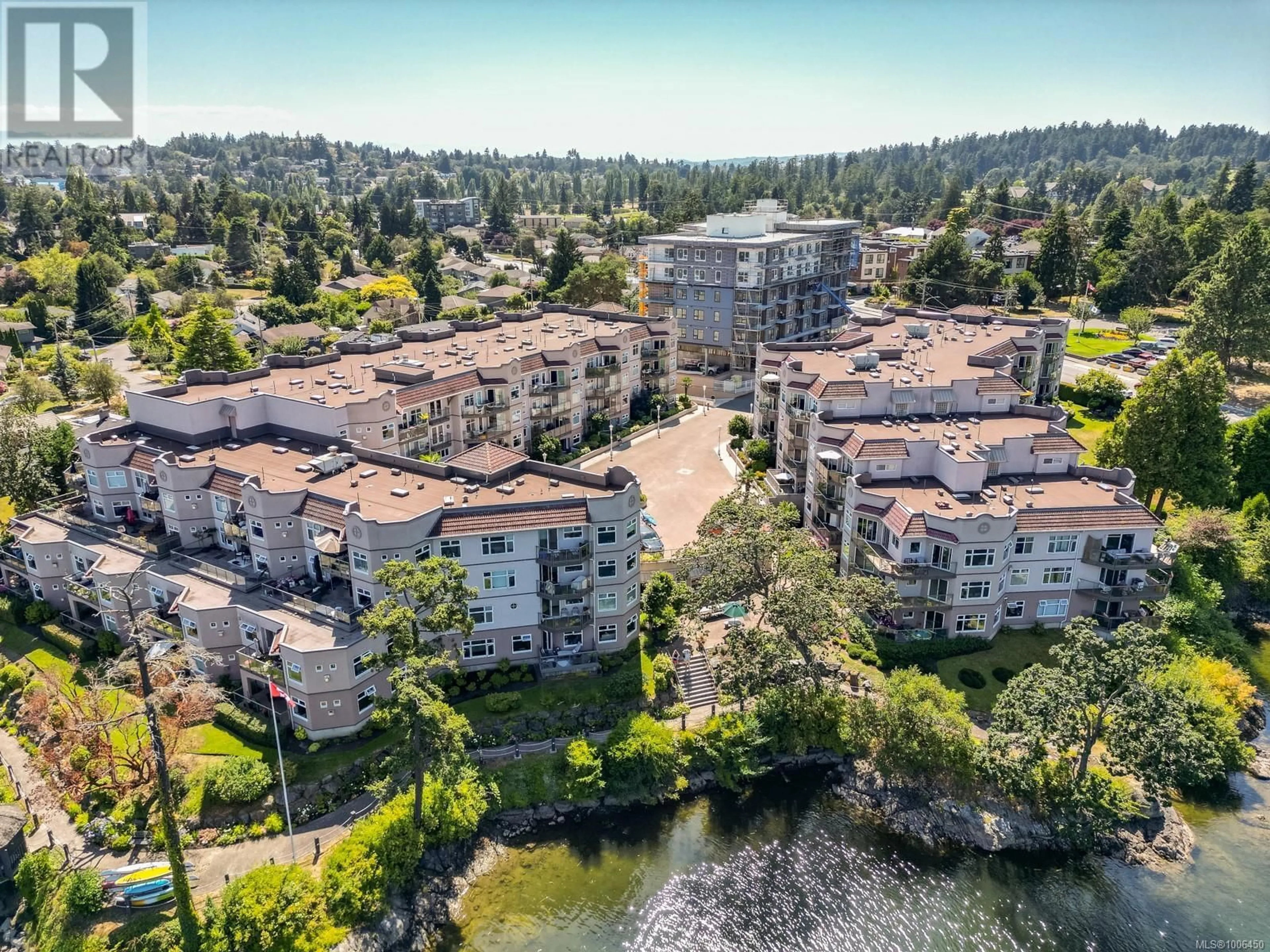 A pic from outside/outdoor area/front of a property/back of a property/a pic from drone, water/lake/river/ocean view for 302 - 1085 TILLICUM ROAD, Esquimalt British Columbia V9A7M3
