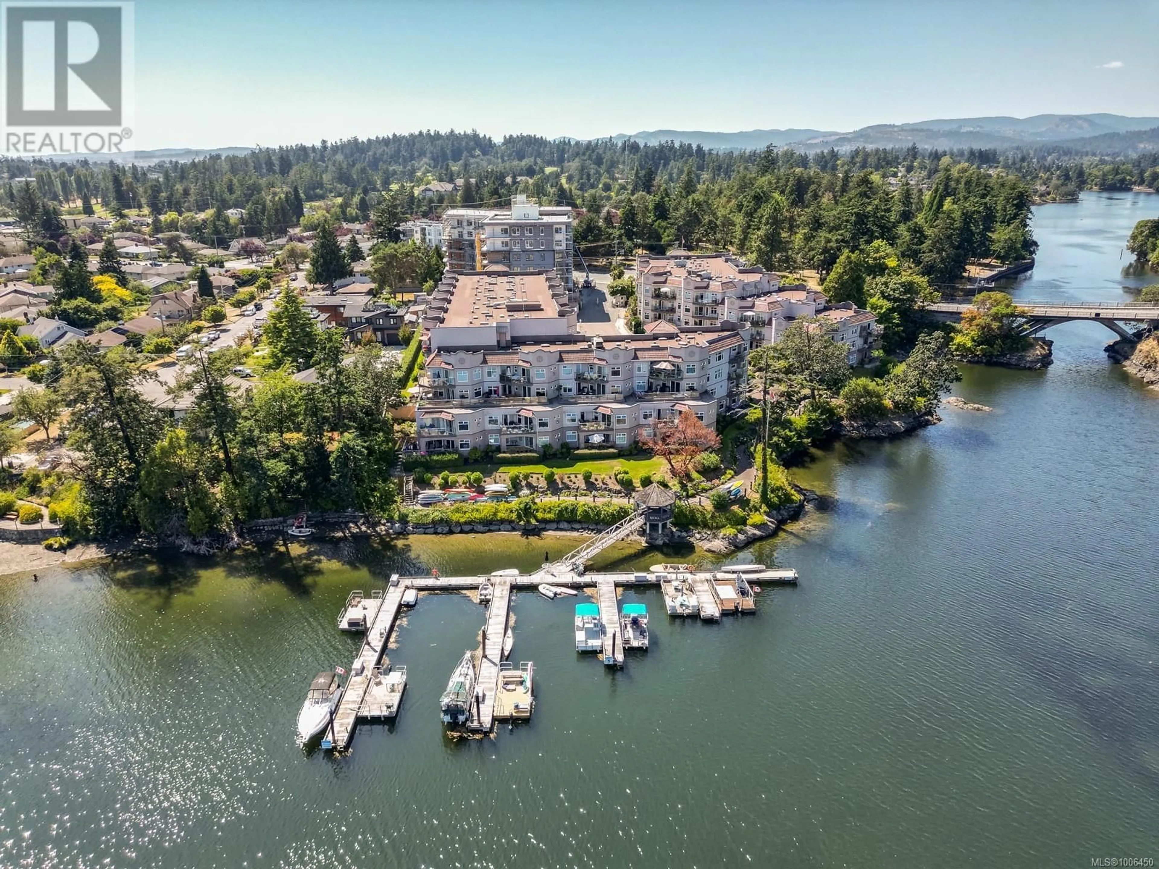A pic from outside/outdoor area/front of a property/back of a property/a pic from drone, water/lake/river/ocean view for 302 - 1085 TILLICUM ROAD, Esquimalt British Columbia V9A7M3