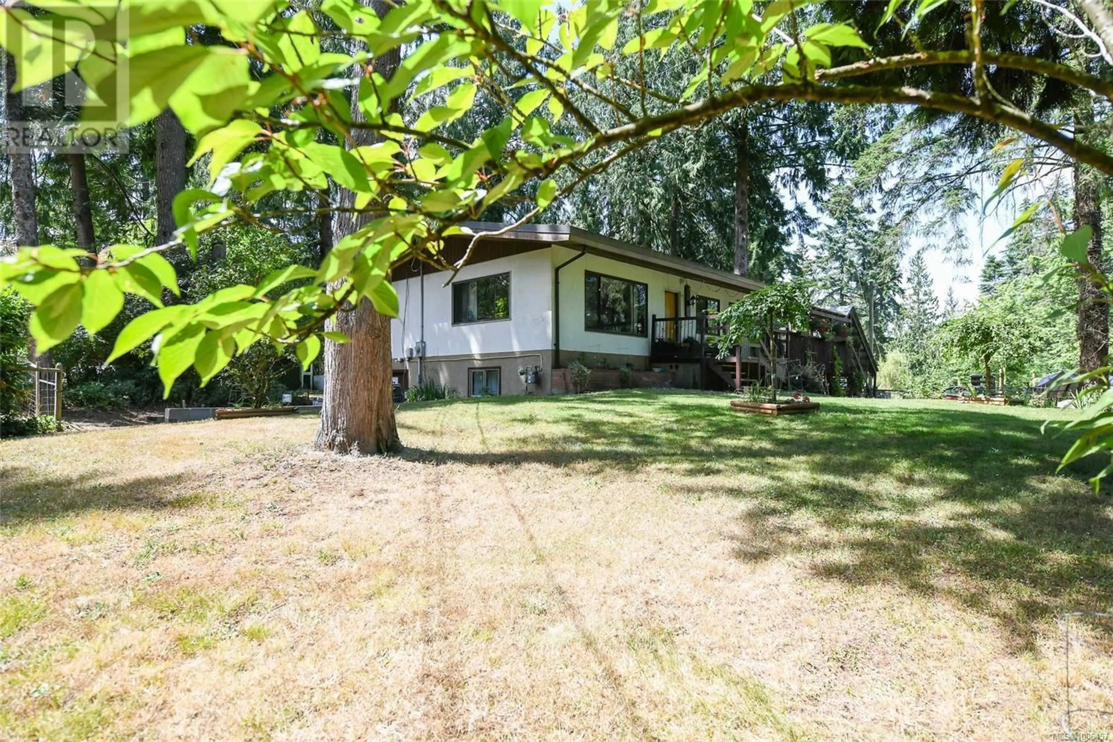 A pic from outside/outdoor area/front of a property/back of a property/a pic from drone, unknown for 3822 ROYSTON ROAD, Courtenay British Columbia V0R2V0