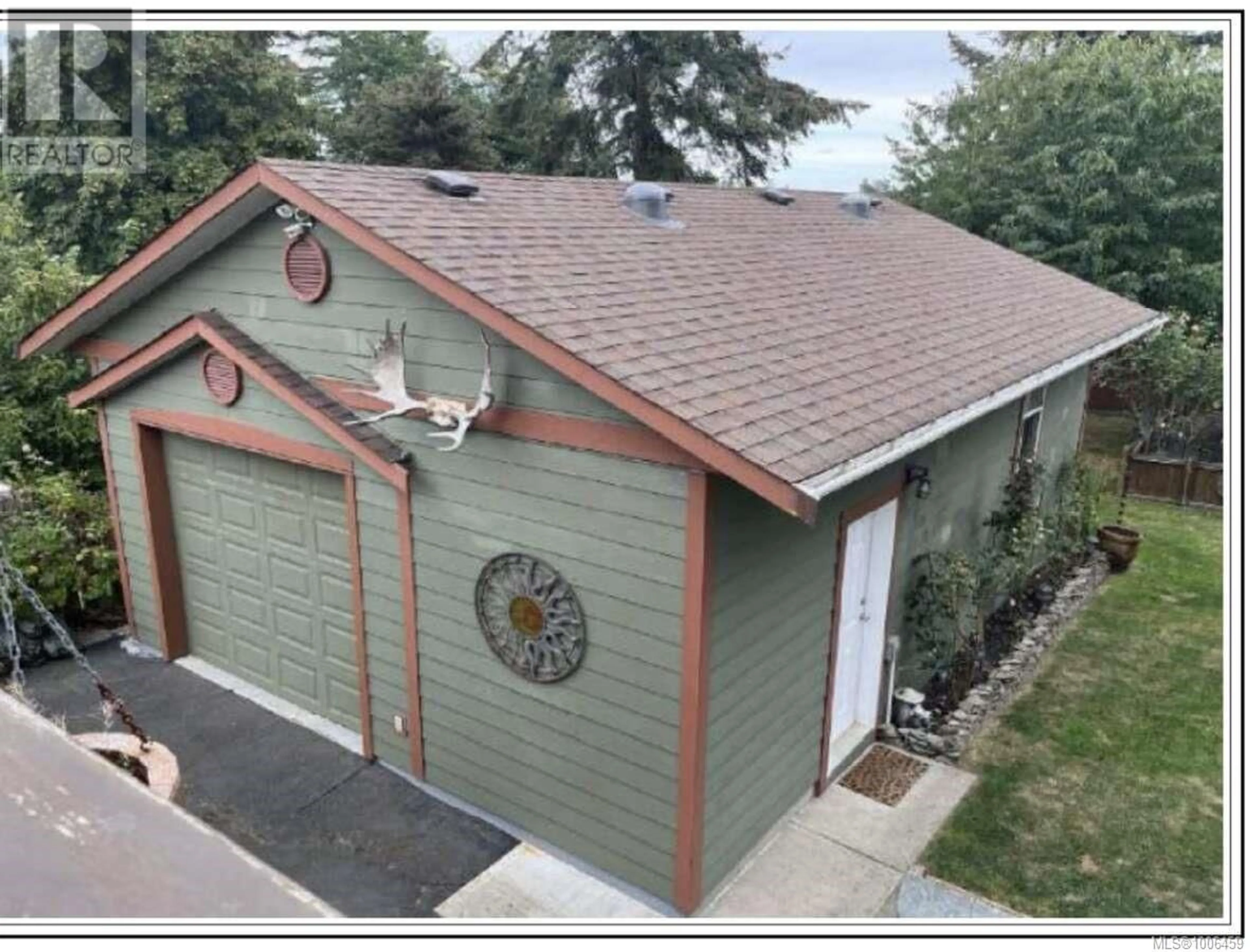 A pic from outside/outdoor area/front of a property/back of a property/a pic from drone, unknown for 145 LARWOOD ROAD, Campbell River British Columbia V9W1S3