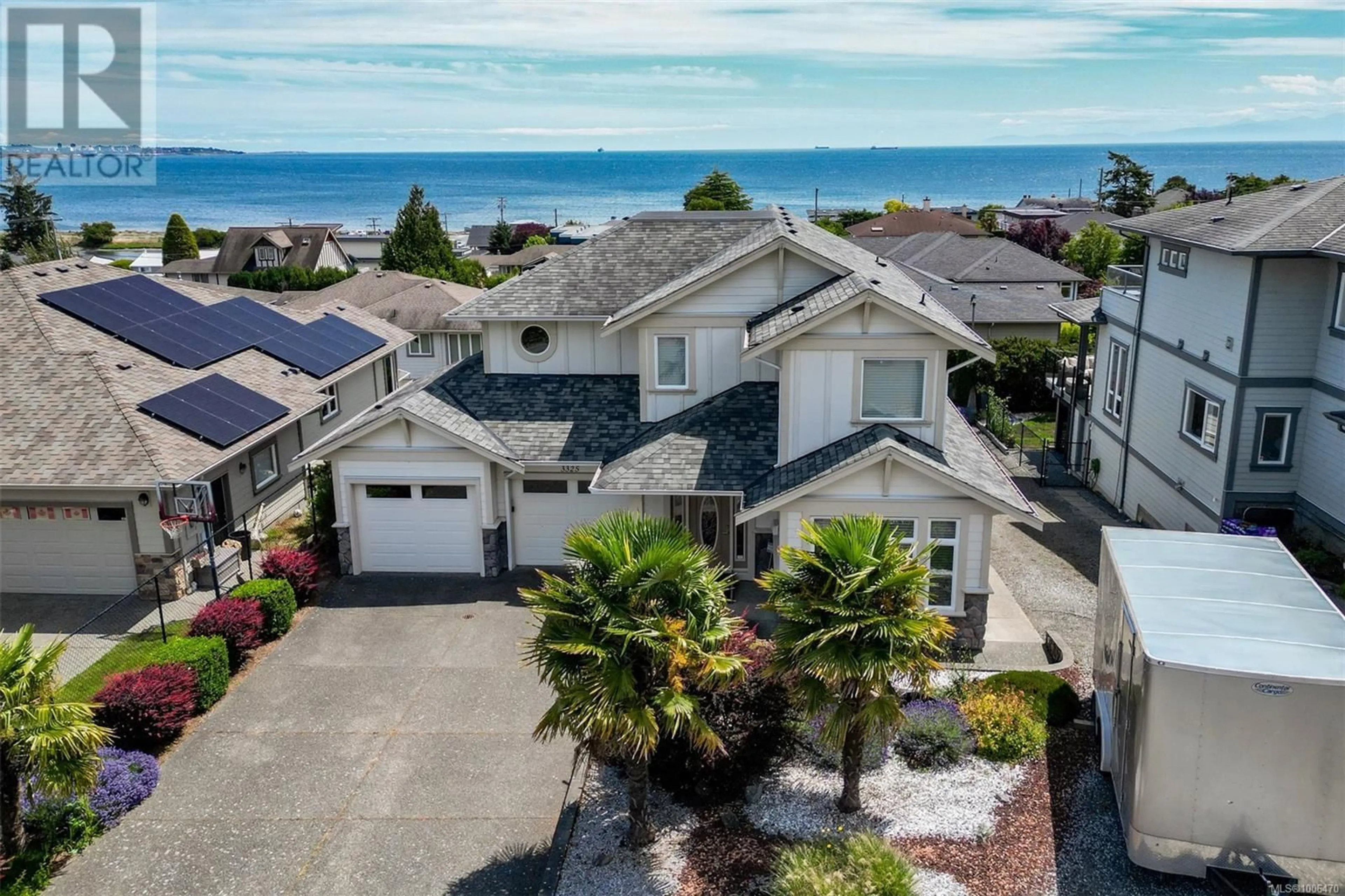 A pic from outside/outdoor area/front of a property/back of a property/a pic from drone, water/lake/river/ocean view for 3325 ALOHA AVENUE, Colwood British Columbia V9C1X9
