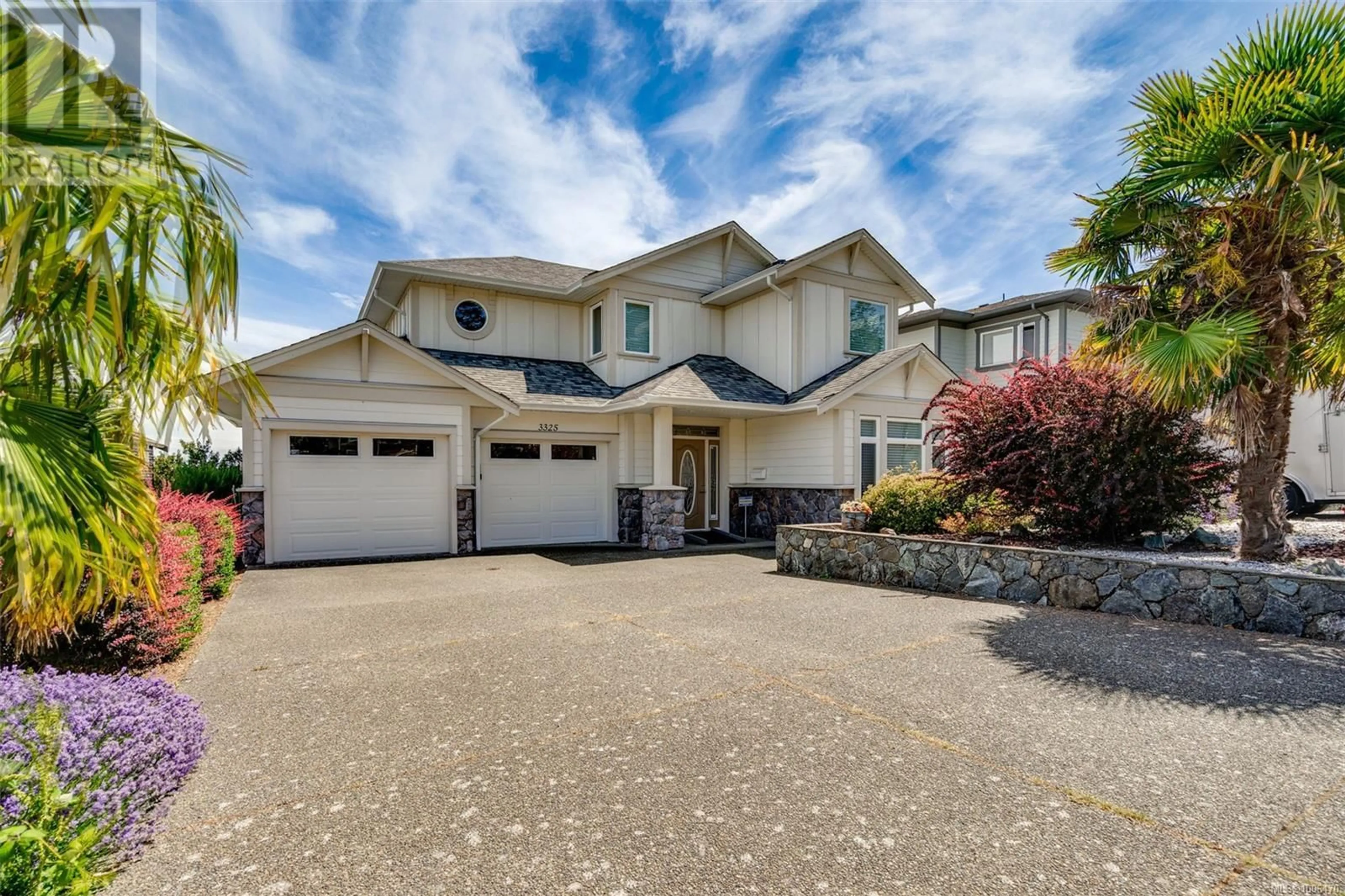 Home with vinyl exterior material, street for 3325 ALOHA AVENUE, Colwood British Columbia V9C1X9
