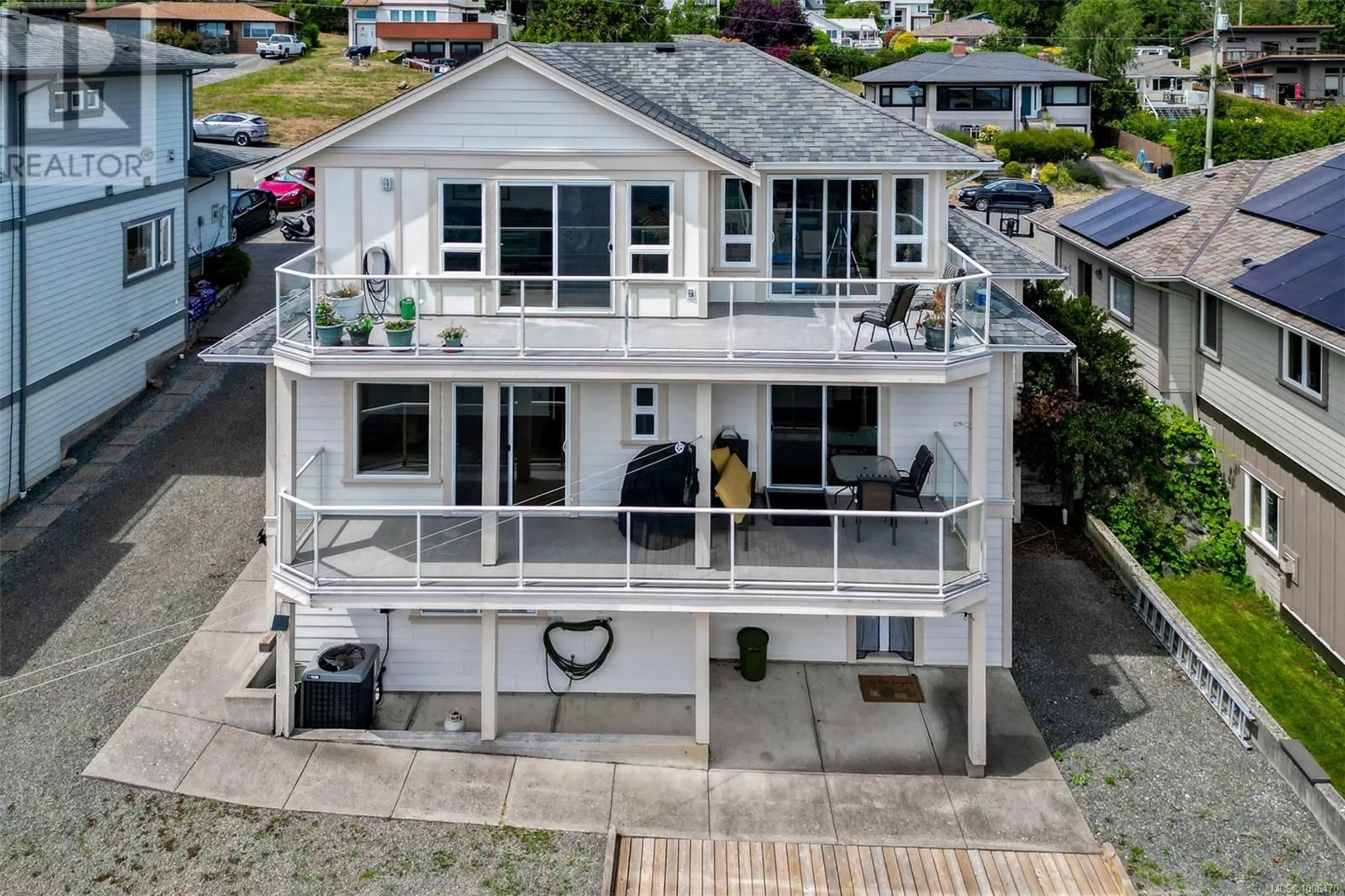 A pic from outside/outdoor area/front of a property/back of a property/a pic from drone, unknown for 3325 ALOHA AVENUE, Colwood British Columbia V9C1X9