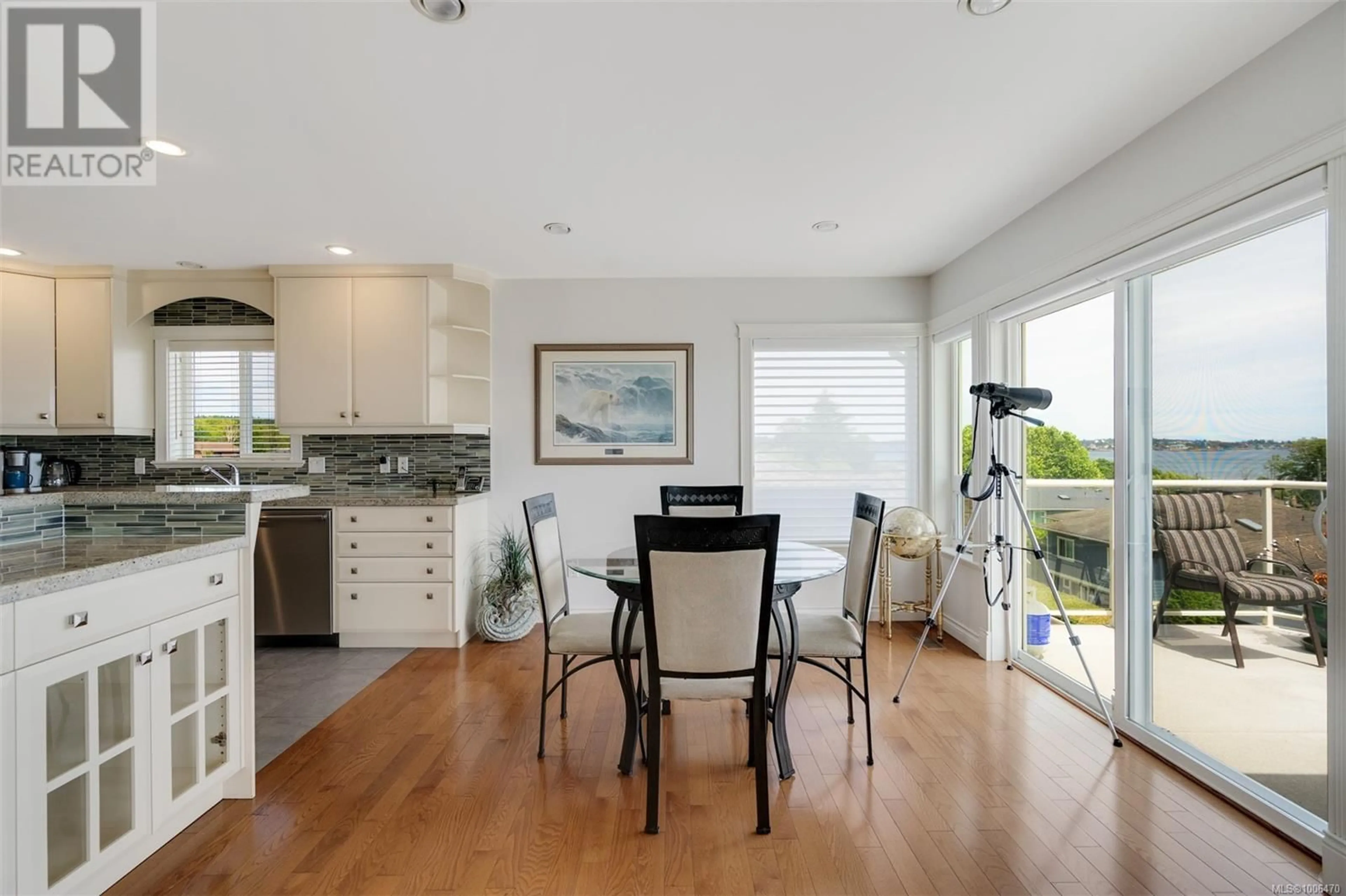 Open concept kitchen, unknown for 3325 ALOHA AVENUE, Colwood British Columbia V9C1X9