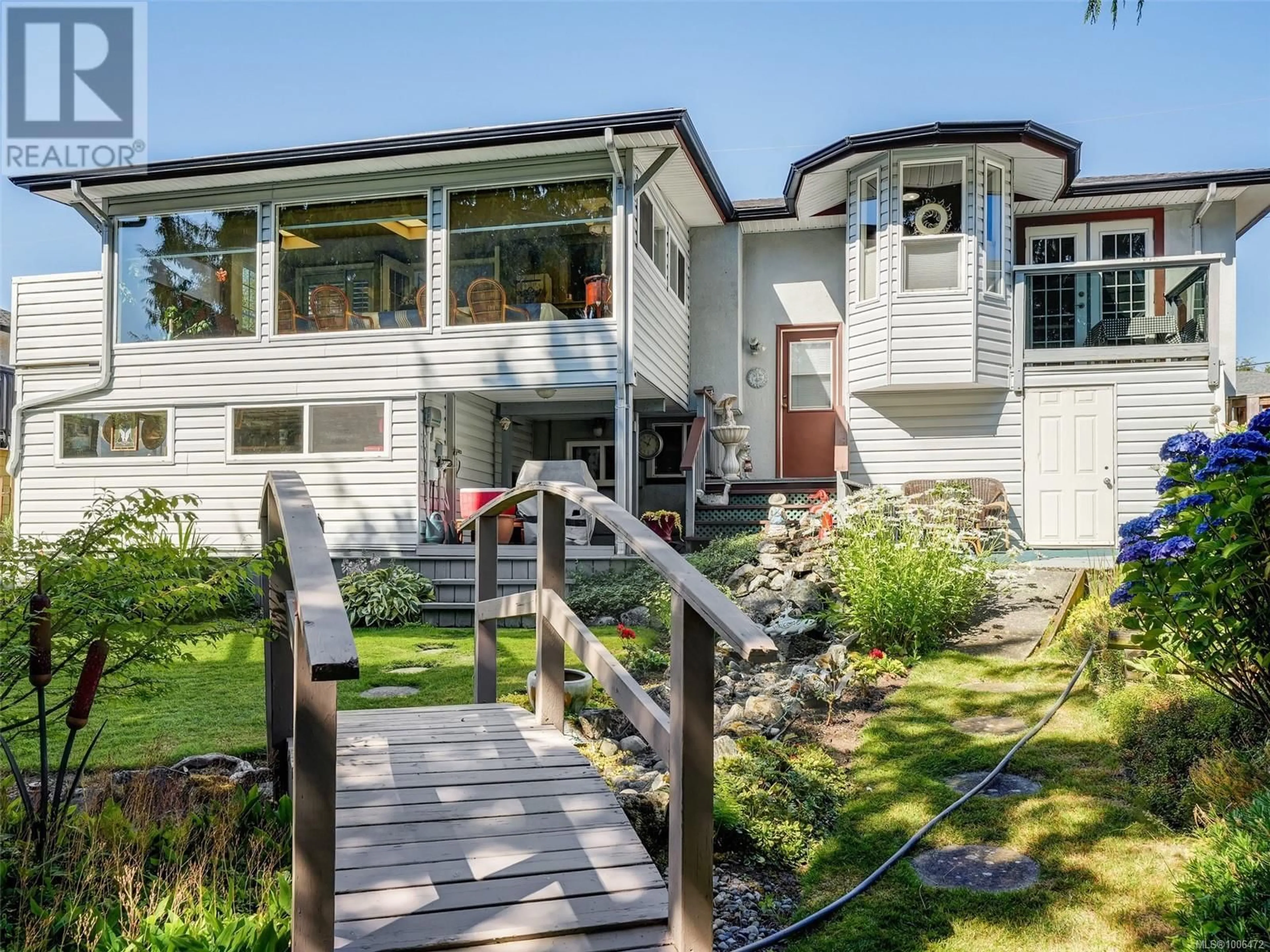 Home with vinyl exterior material, unknown for 4153 BIRTLES AVENUE, Saanich British Columbia V8Z3Z3