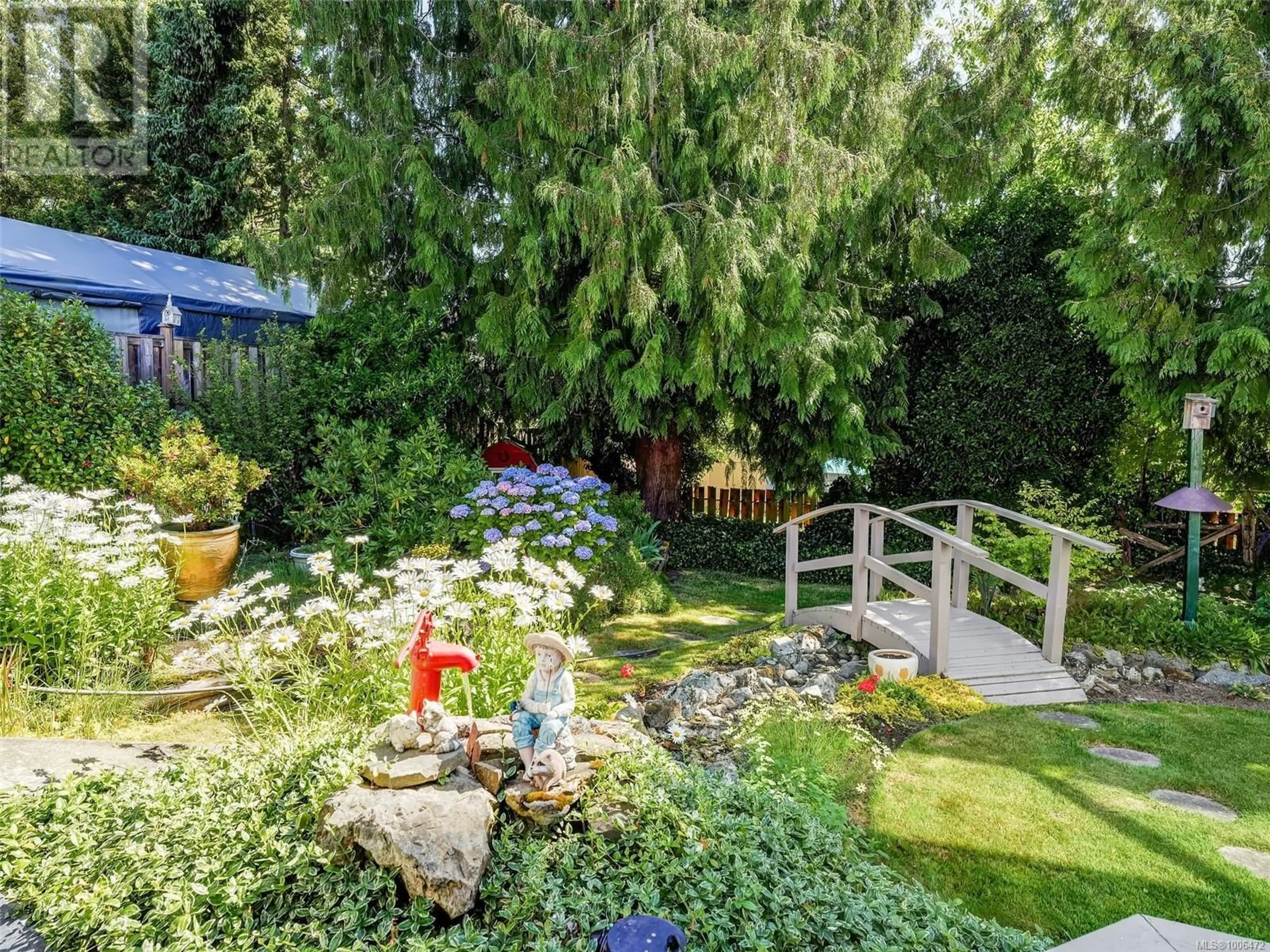 Patio, street for 4153 BIRTLES AVENUE, Saanich British Columbia V8Z3Z3